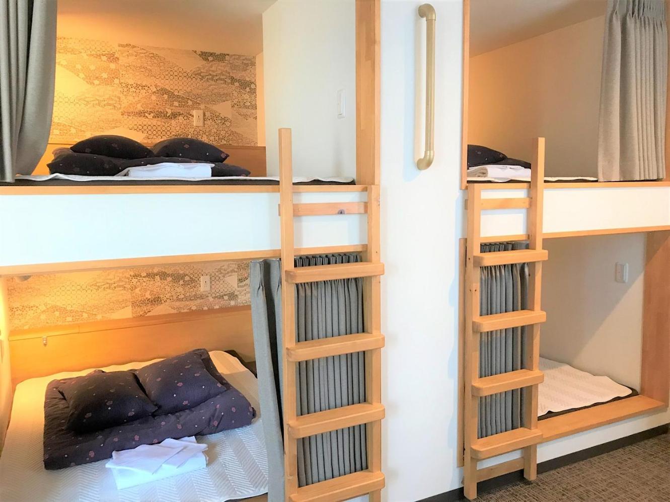 6 Capsule Double Beds in Family Room with Shared Bathroom photo 1