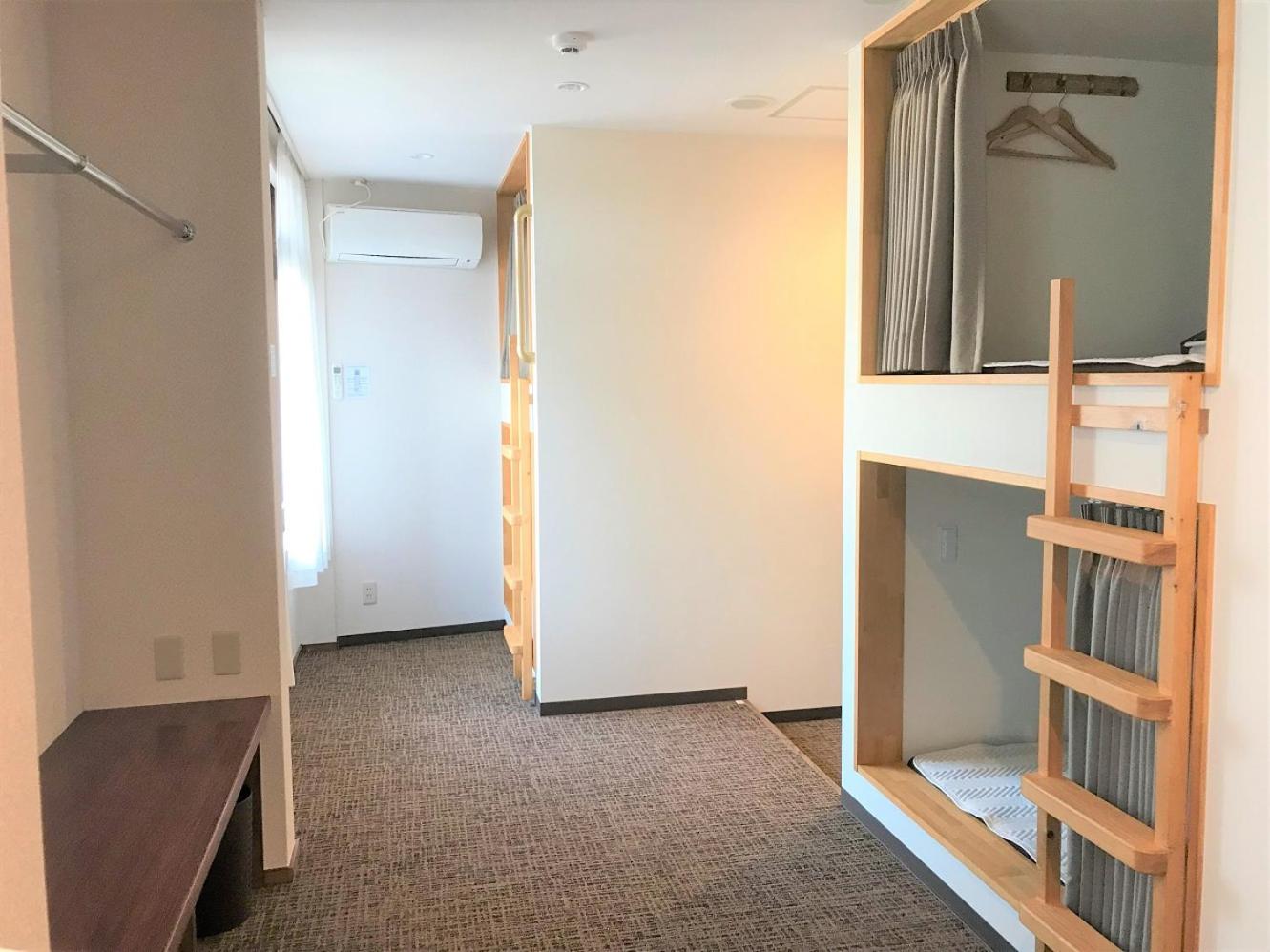 6 Capsule Double Beds in Family Room with Shared Bathroom photo 2