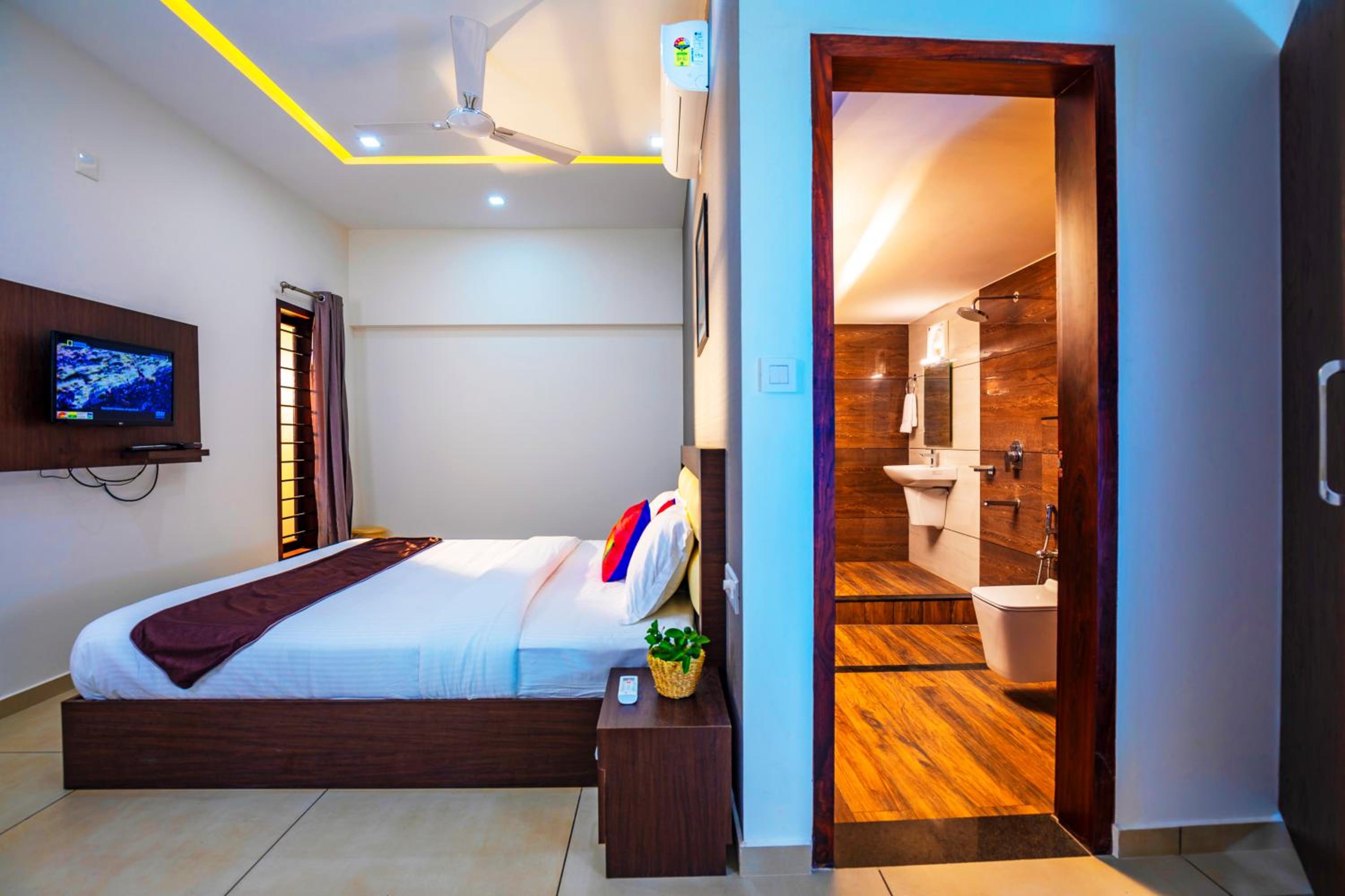 Deluxe Room - Photo 9