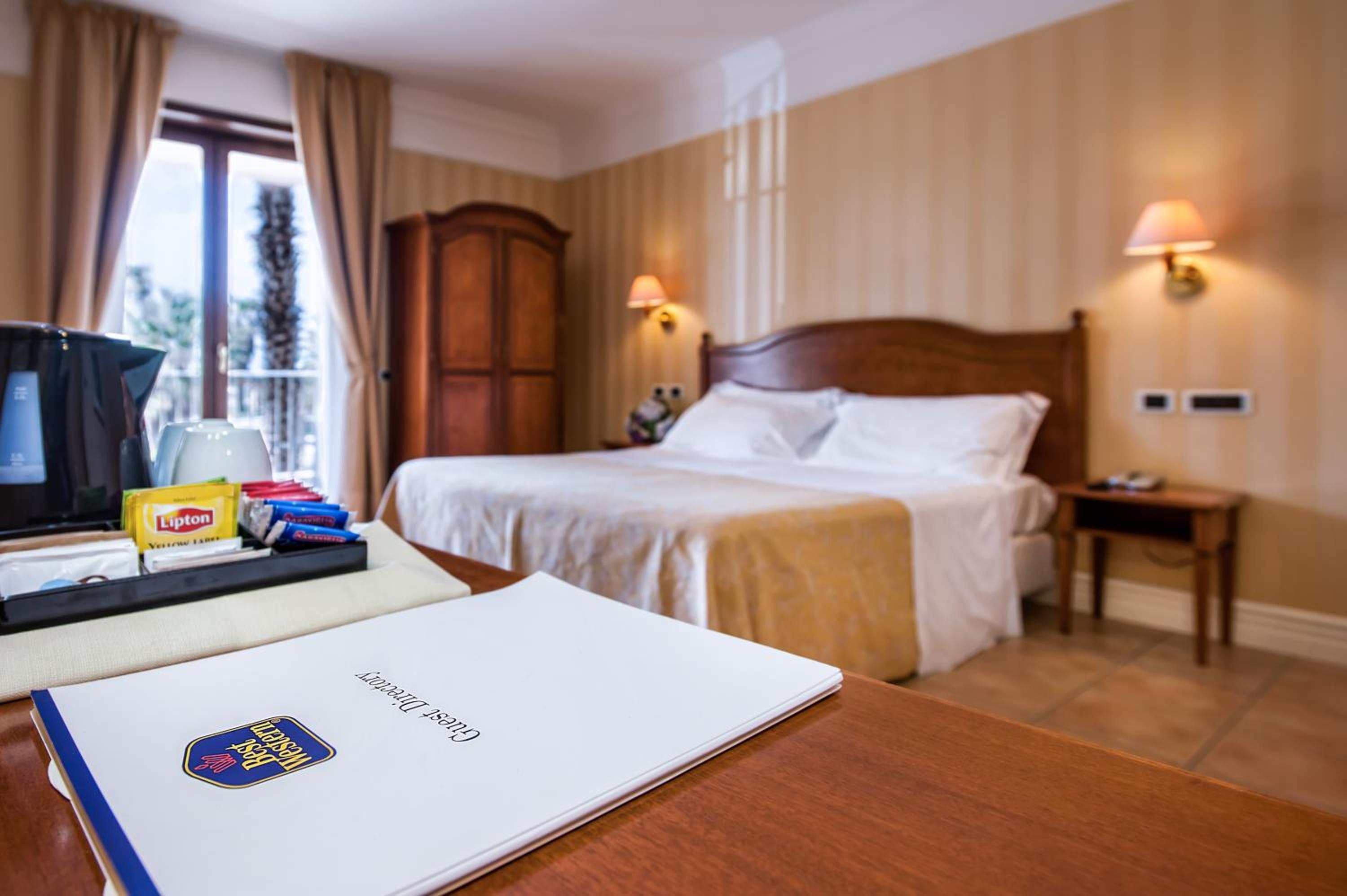Standard Double or Twin Room - Photo 1
