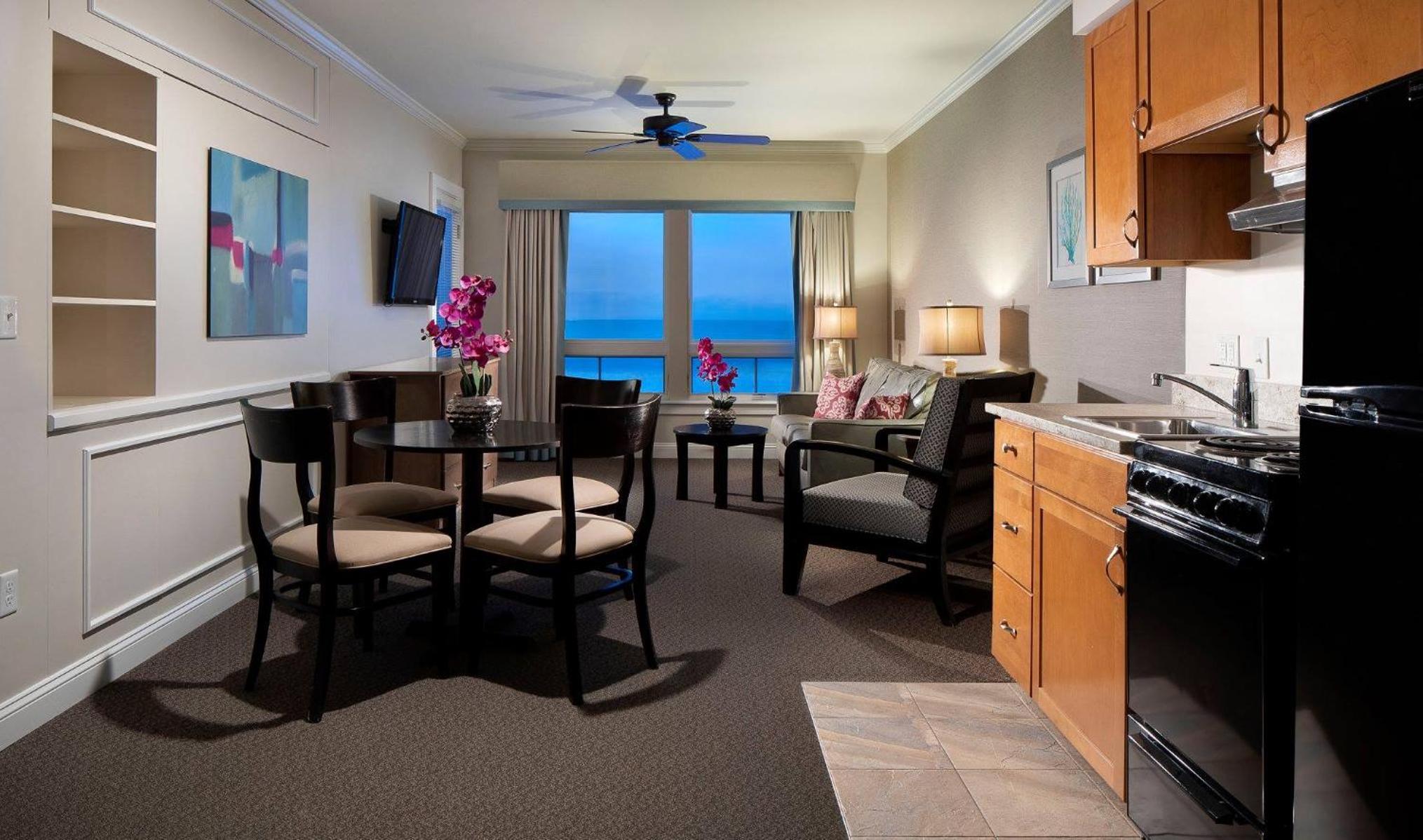 Luxury One-Bedroom Sunrise Suite with Beachfront View photo 1