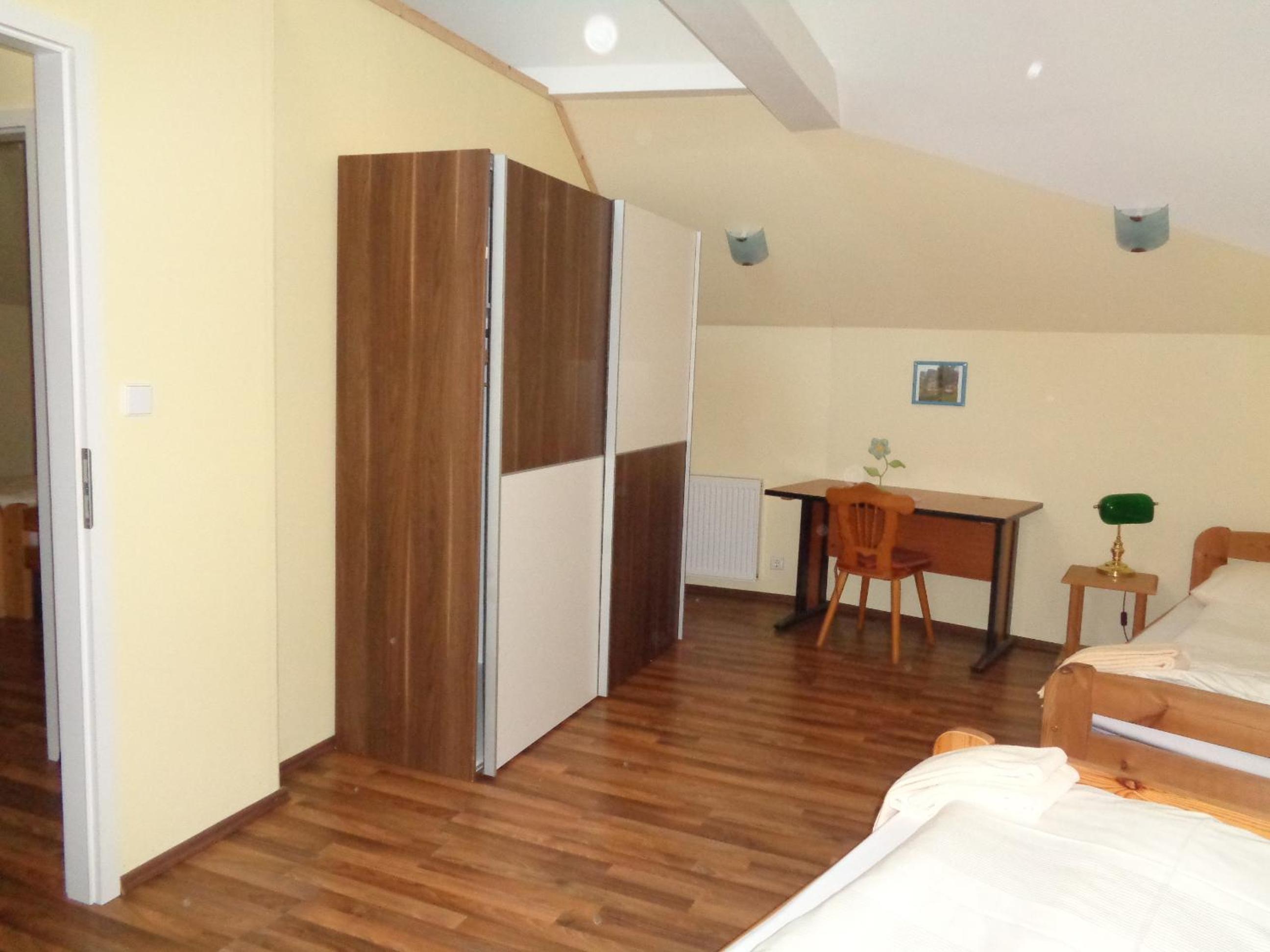 Family Room with Private Bathroom photo 2