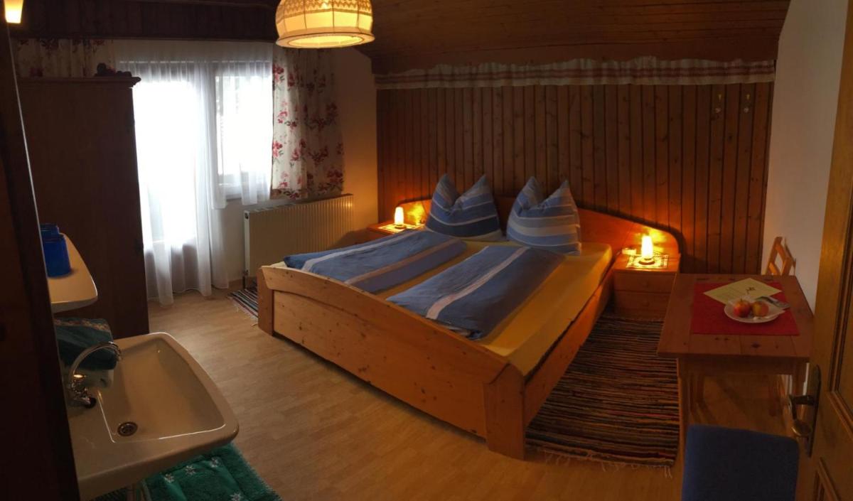Double Room with Shared Bathroom photo 1
