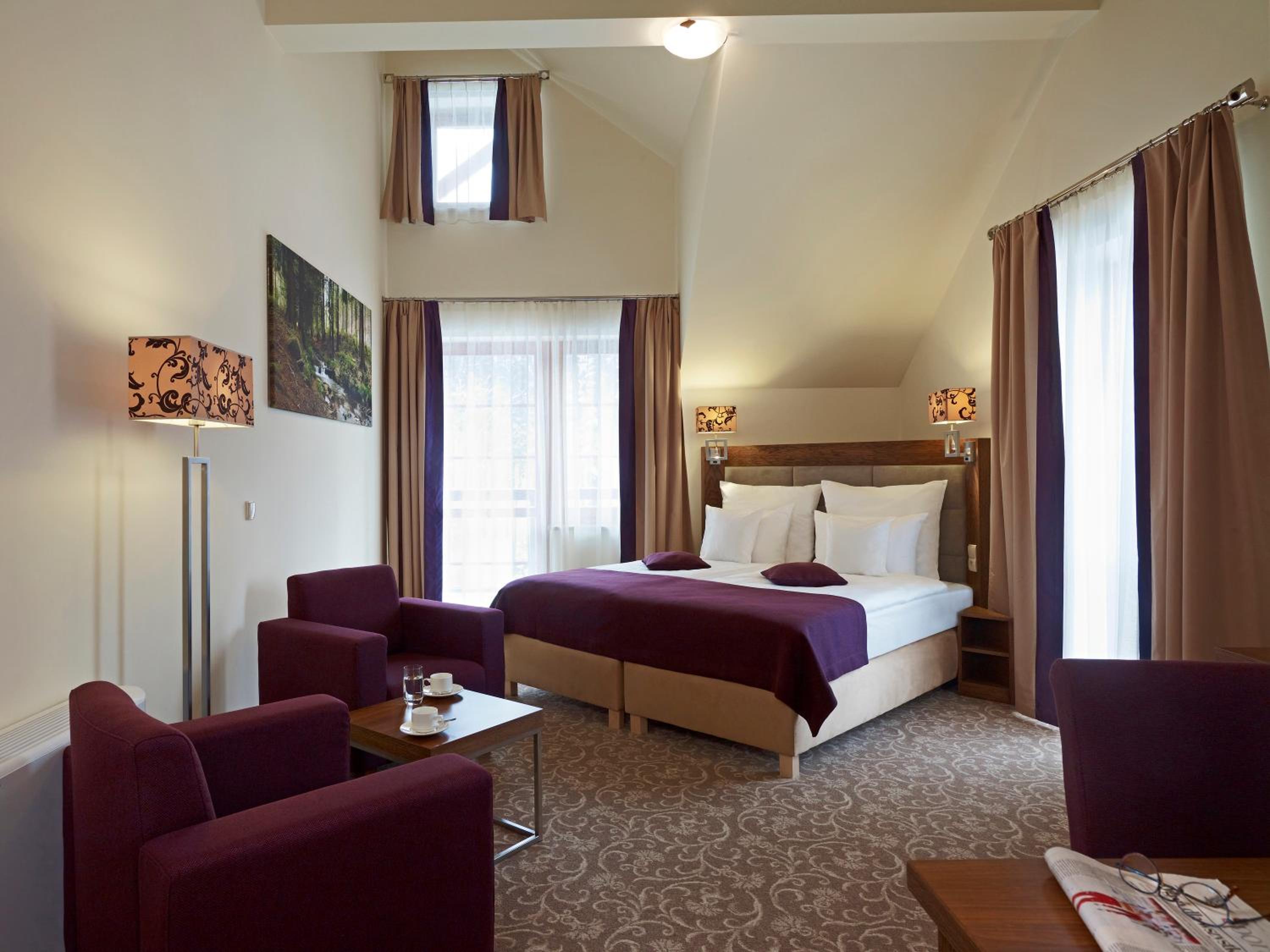 Superior Room with 2 Connecting Zip Beds and Sofa - Photo 5