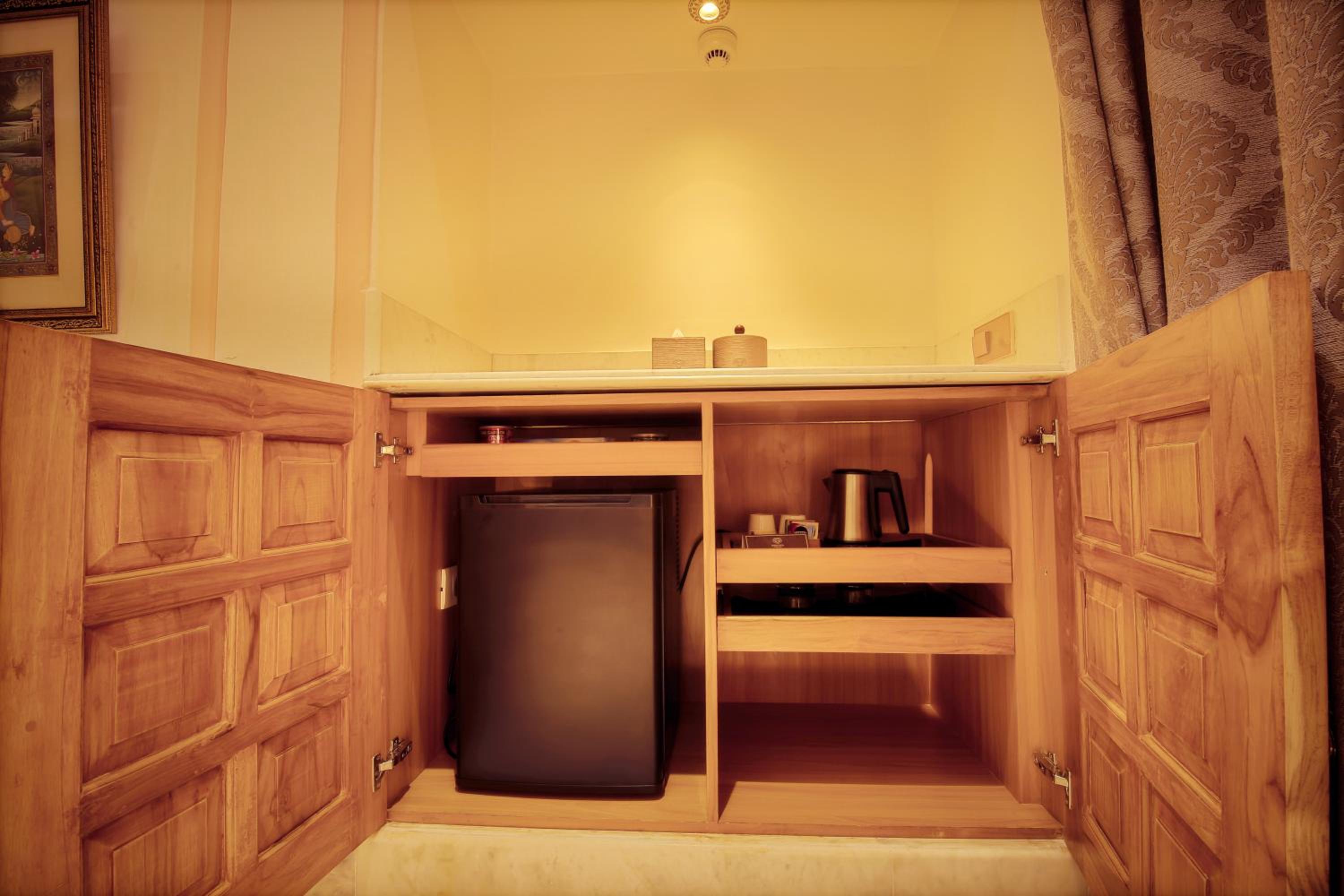  Royal Villa Suite with Private Pool : Welcome drink on arrival, 2 pints of Kingfisher lager beer, One child up to 10 years complimentary without extra bed,20% discount on all resort services,Complimentary Mini Bar - Photo 7