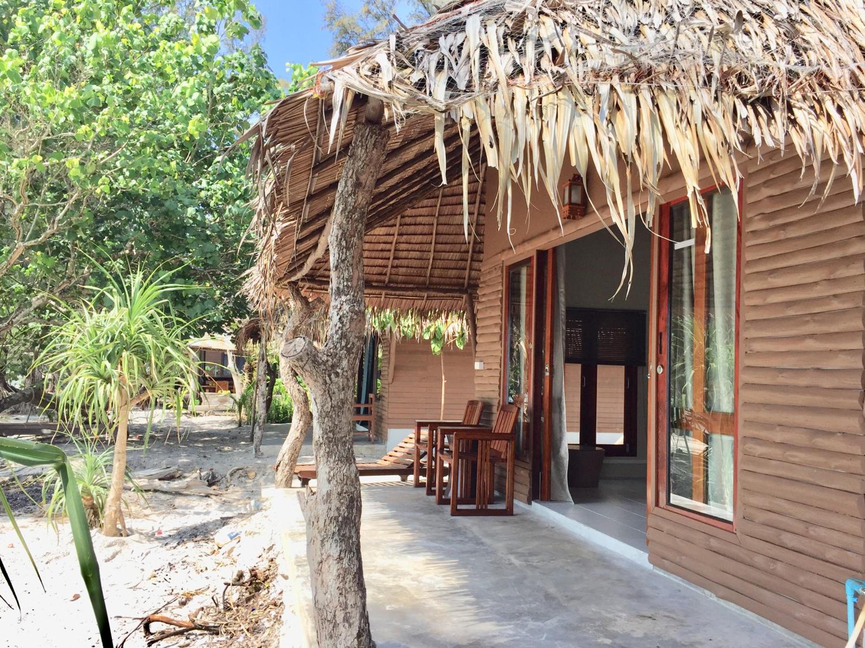 Deluxe Suite Beachfront photo 3