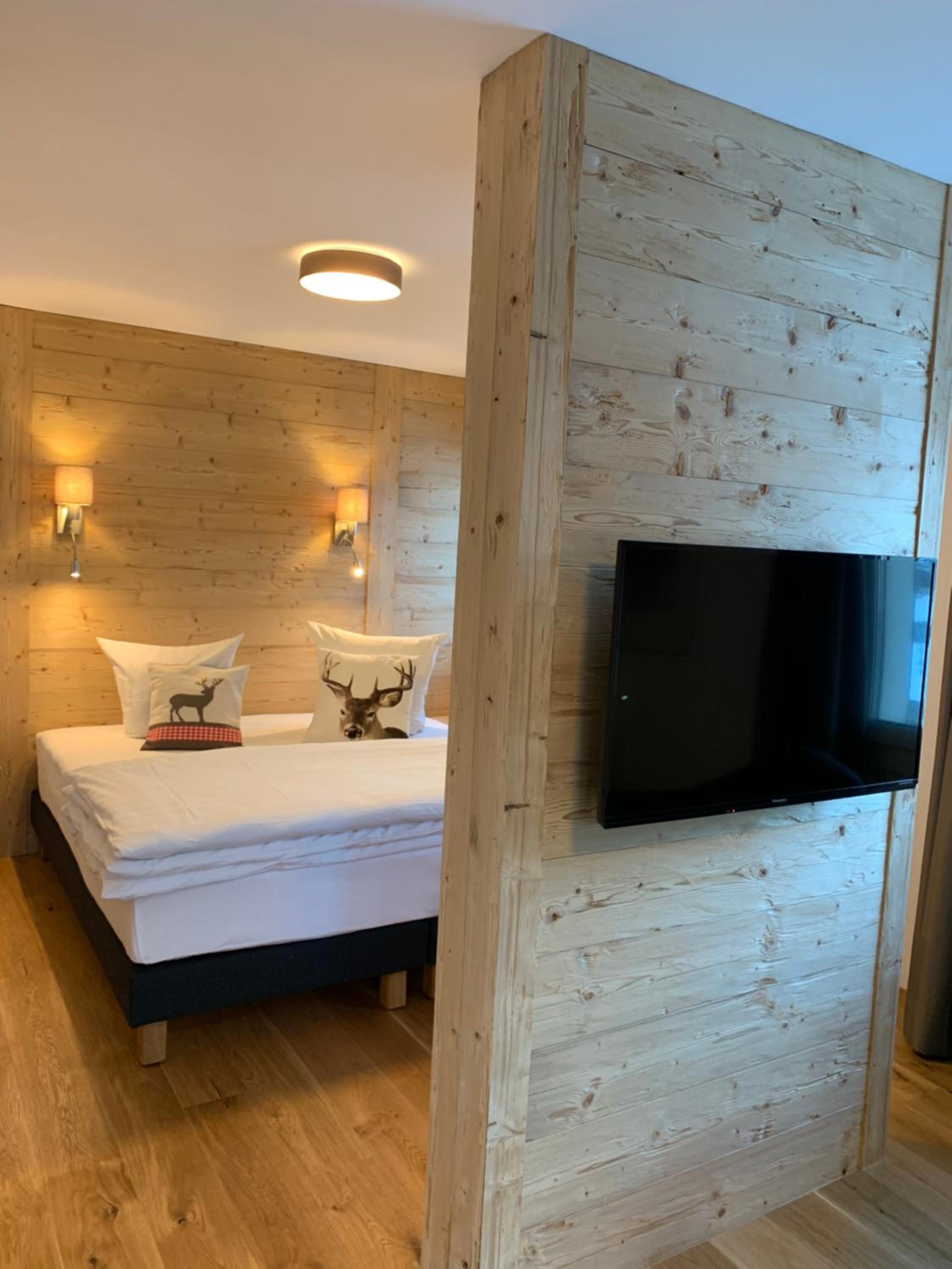 Junior Suite with Balcony - Photo 1