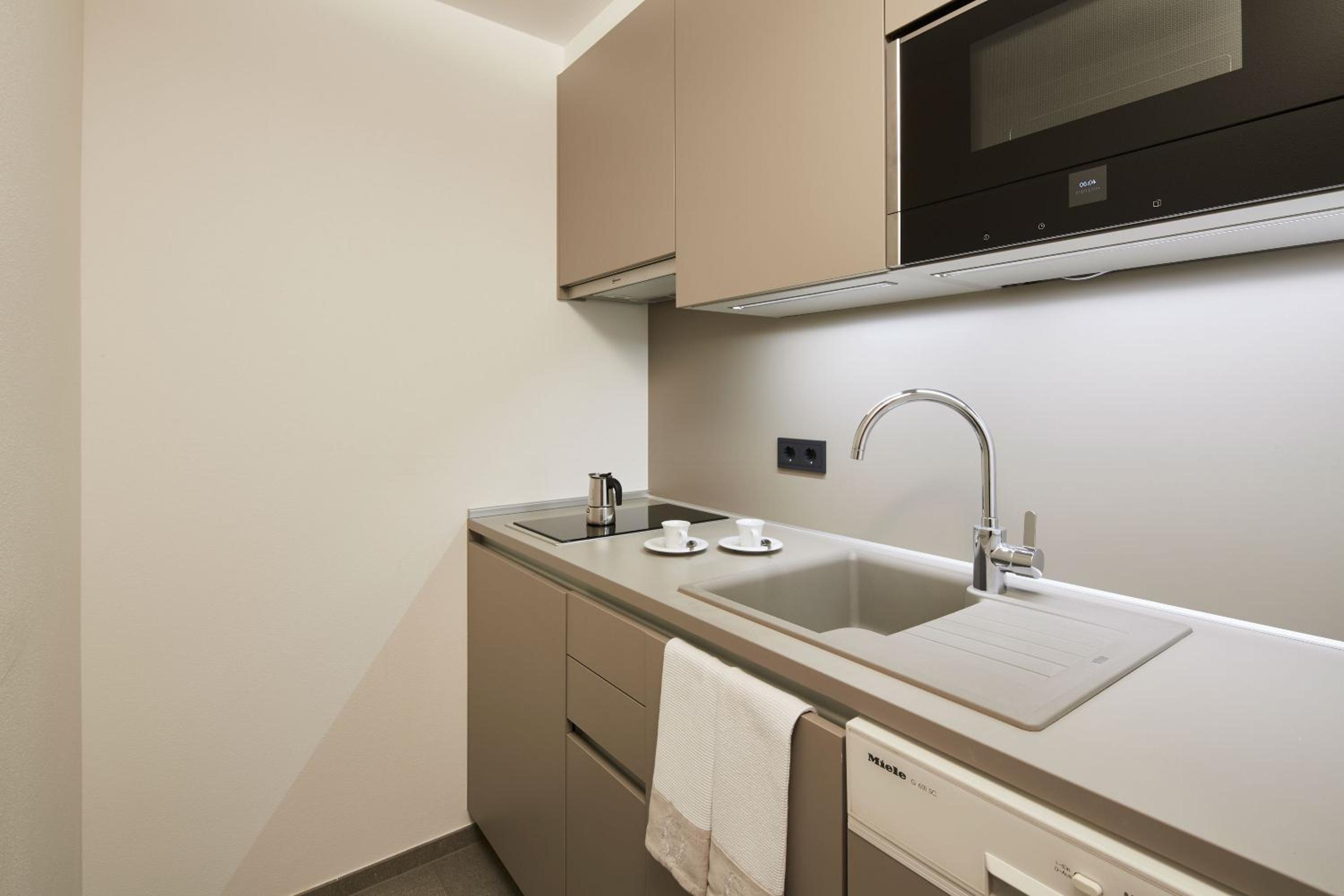 Studio (2 Adults) photo 3