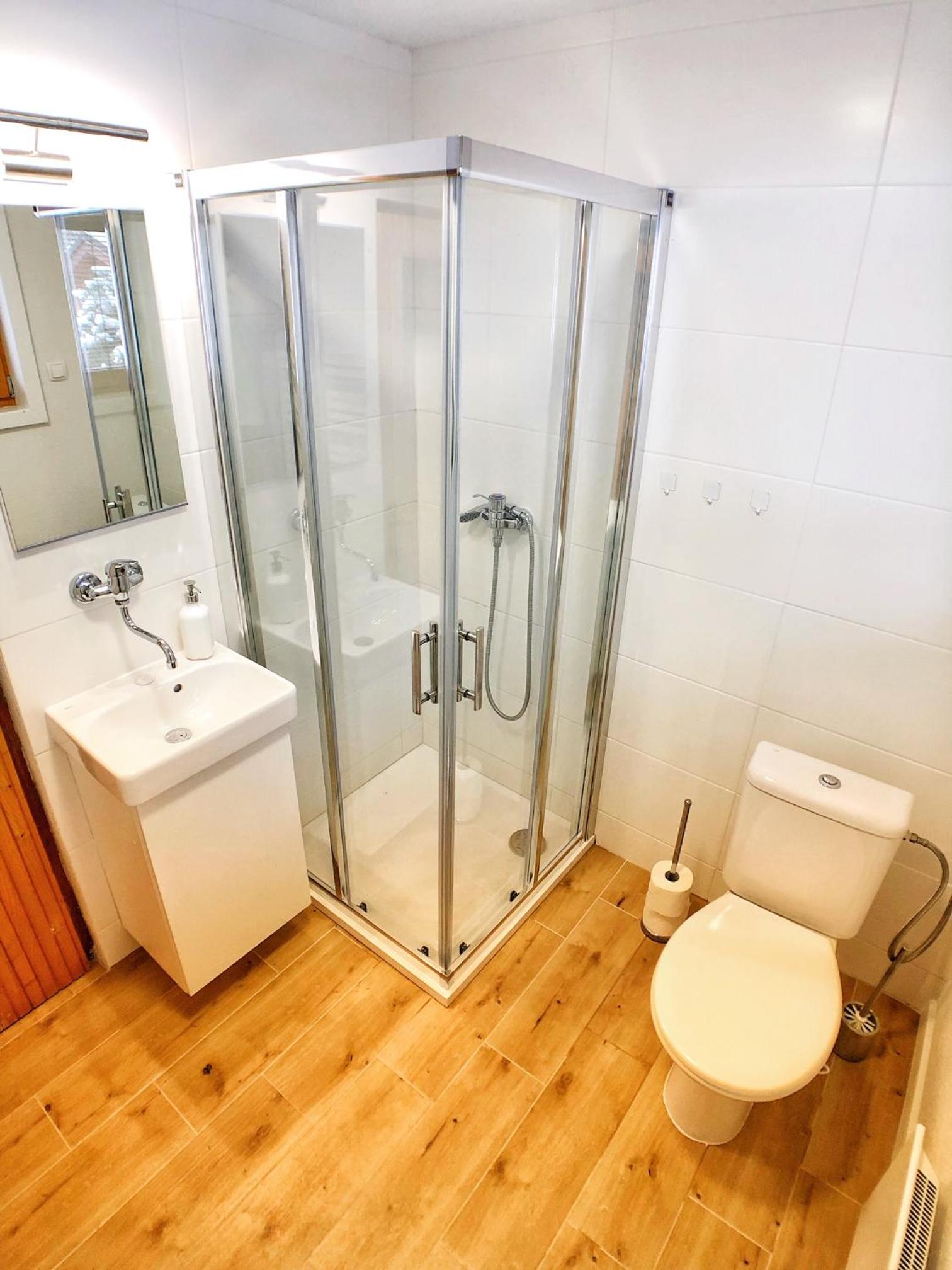 Three-Bedroom Cottage photo 2