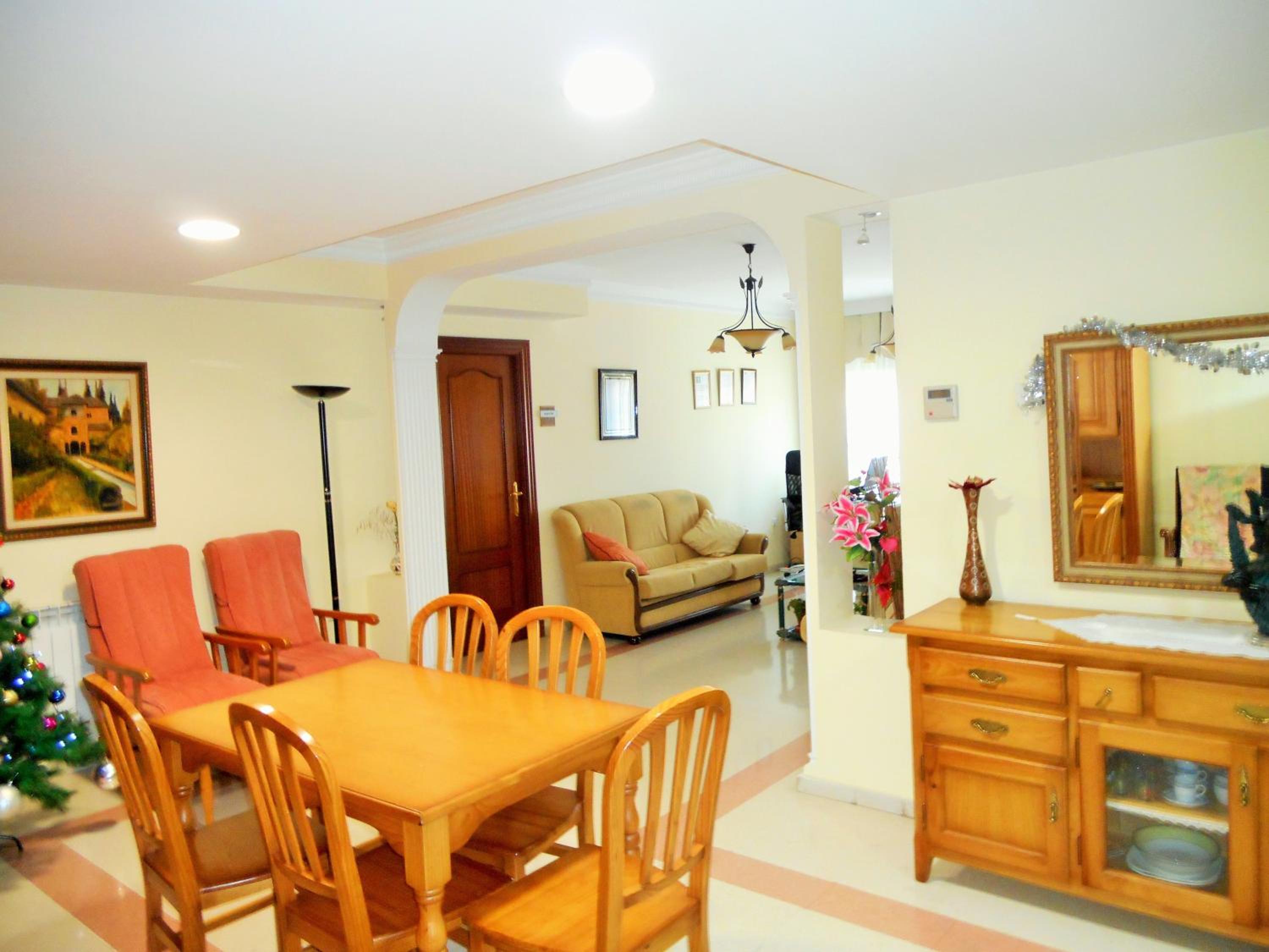 Family Room with Private Bathroom - Photo 50