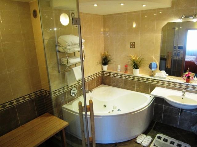 Suite with Sauna