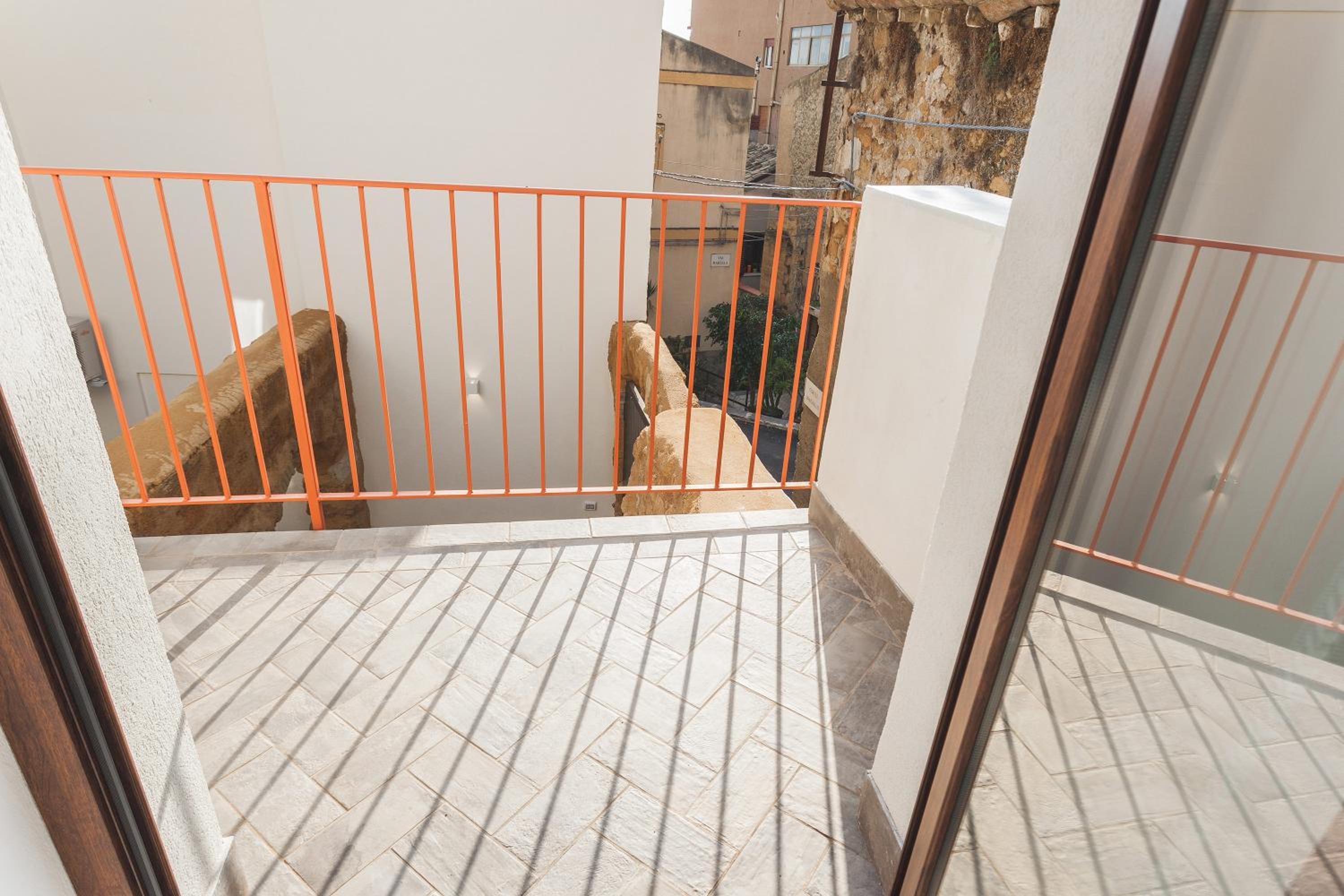 Deluxe Double Room with Balcony - Photo 2