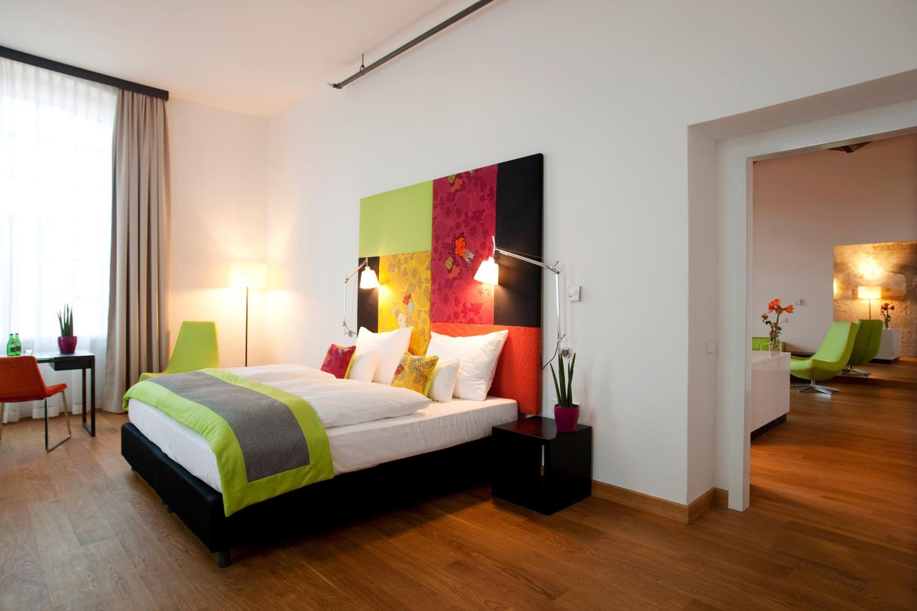 Suite - Photo 6
