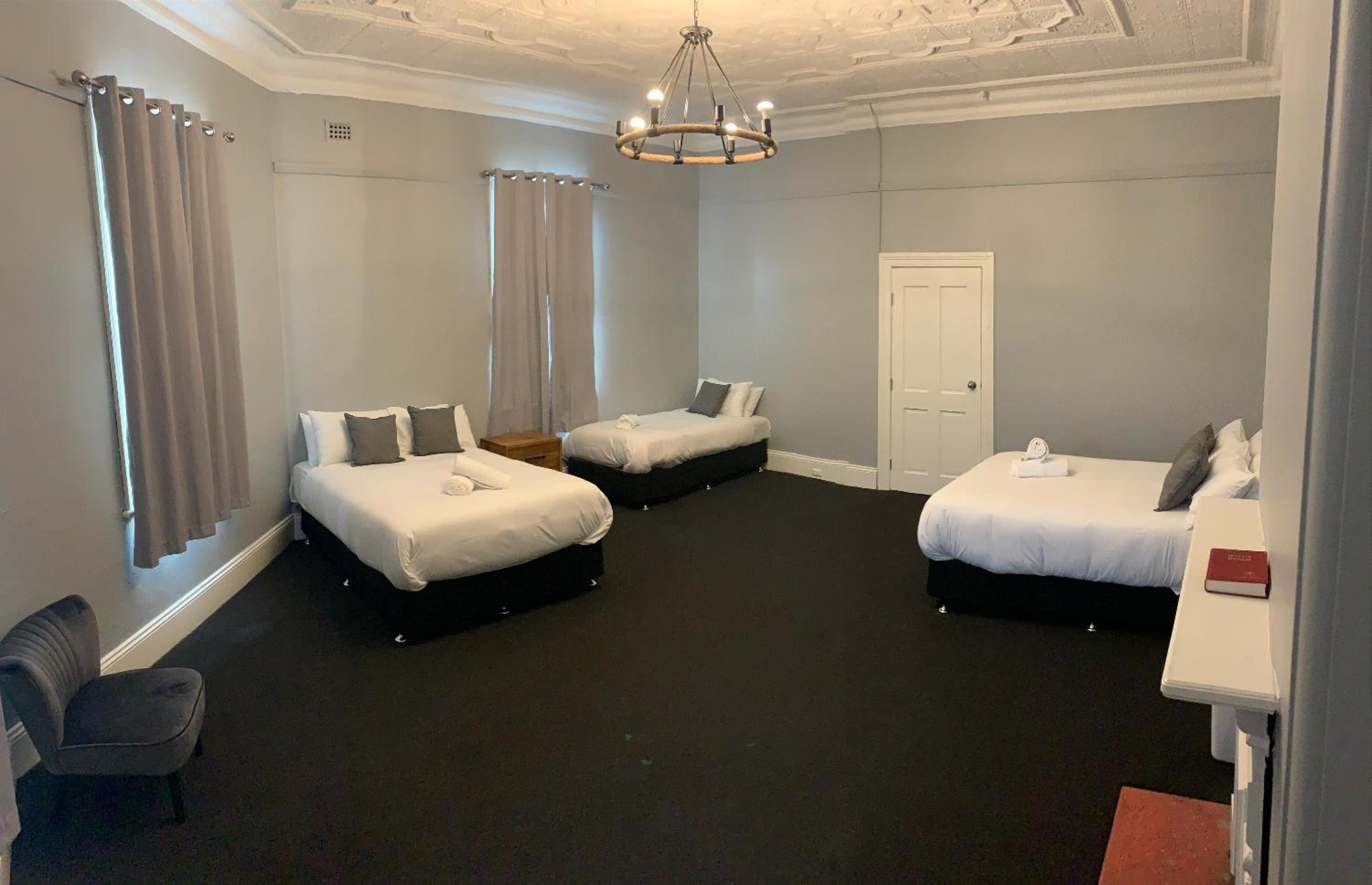 Family Room with Shared Bathroom, photo 7