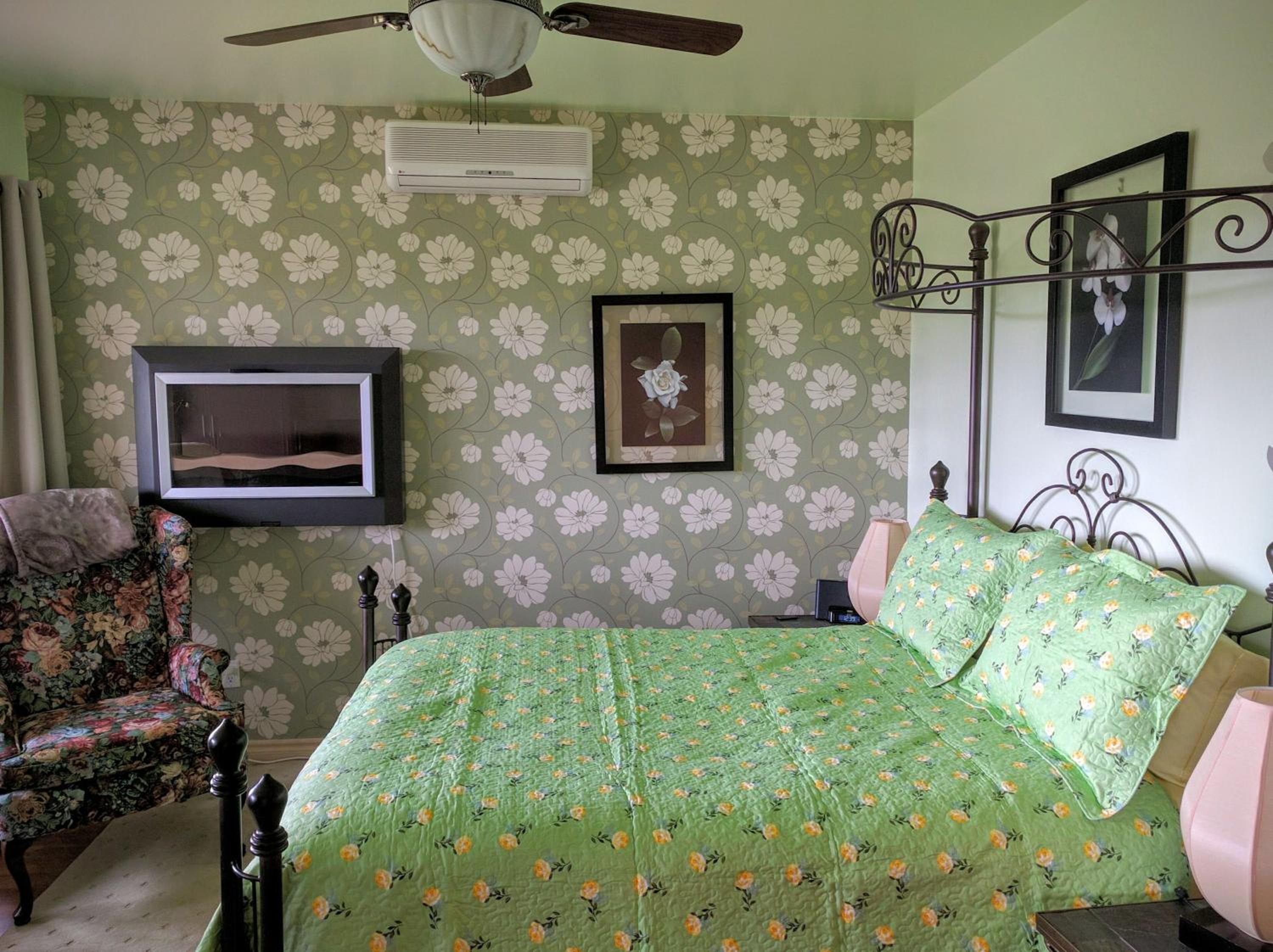 One-Bedroom Suite photo 1