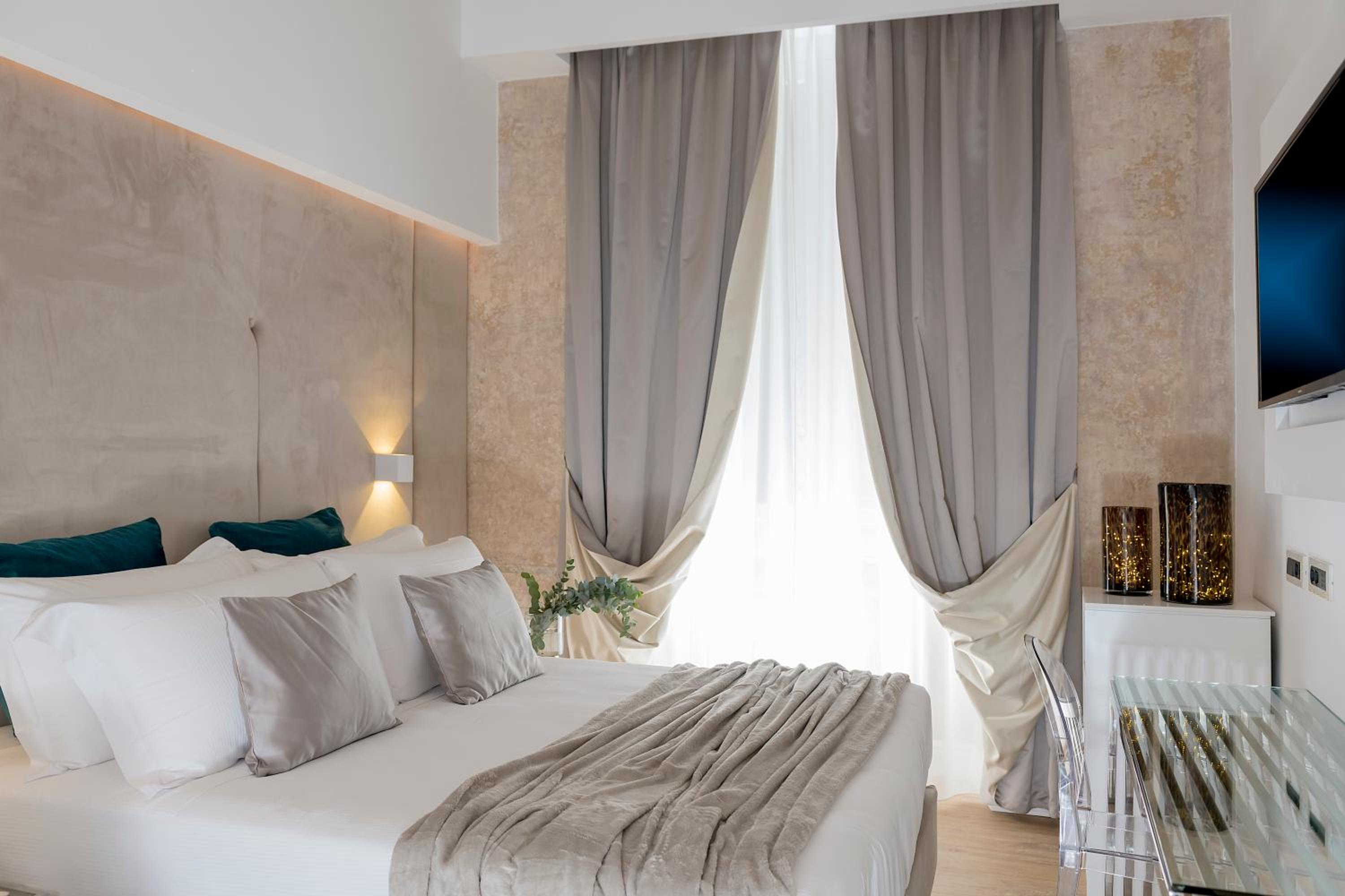 Standard Double or Twin Room photo 1