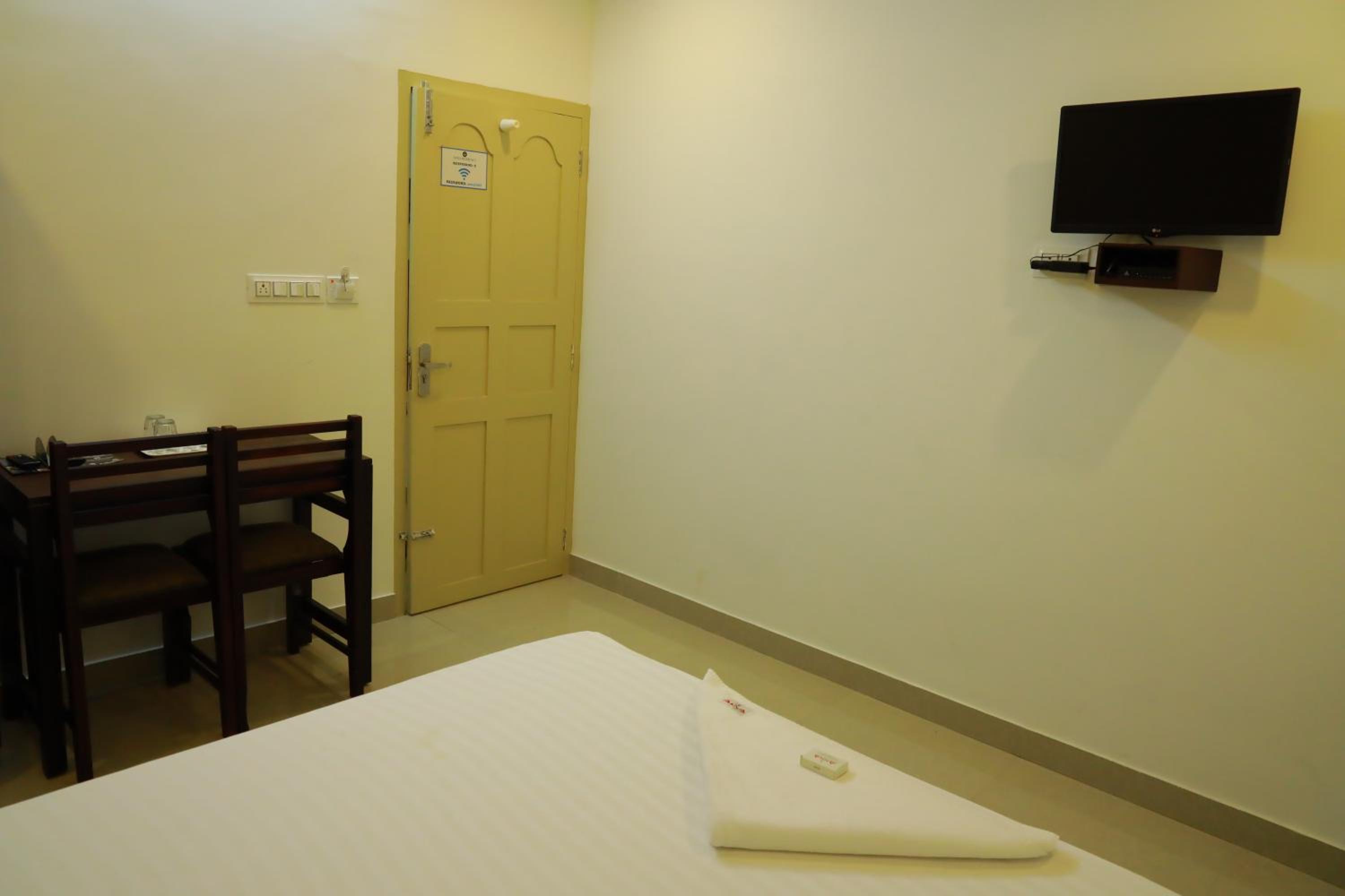 Standard Double Room - Photo 4