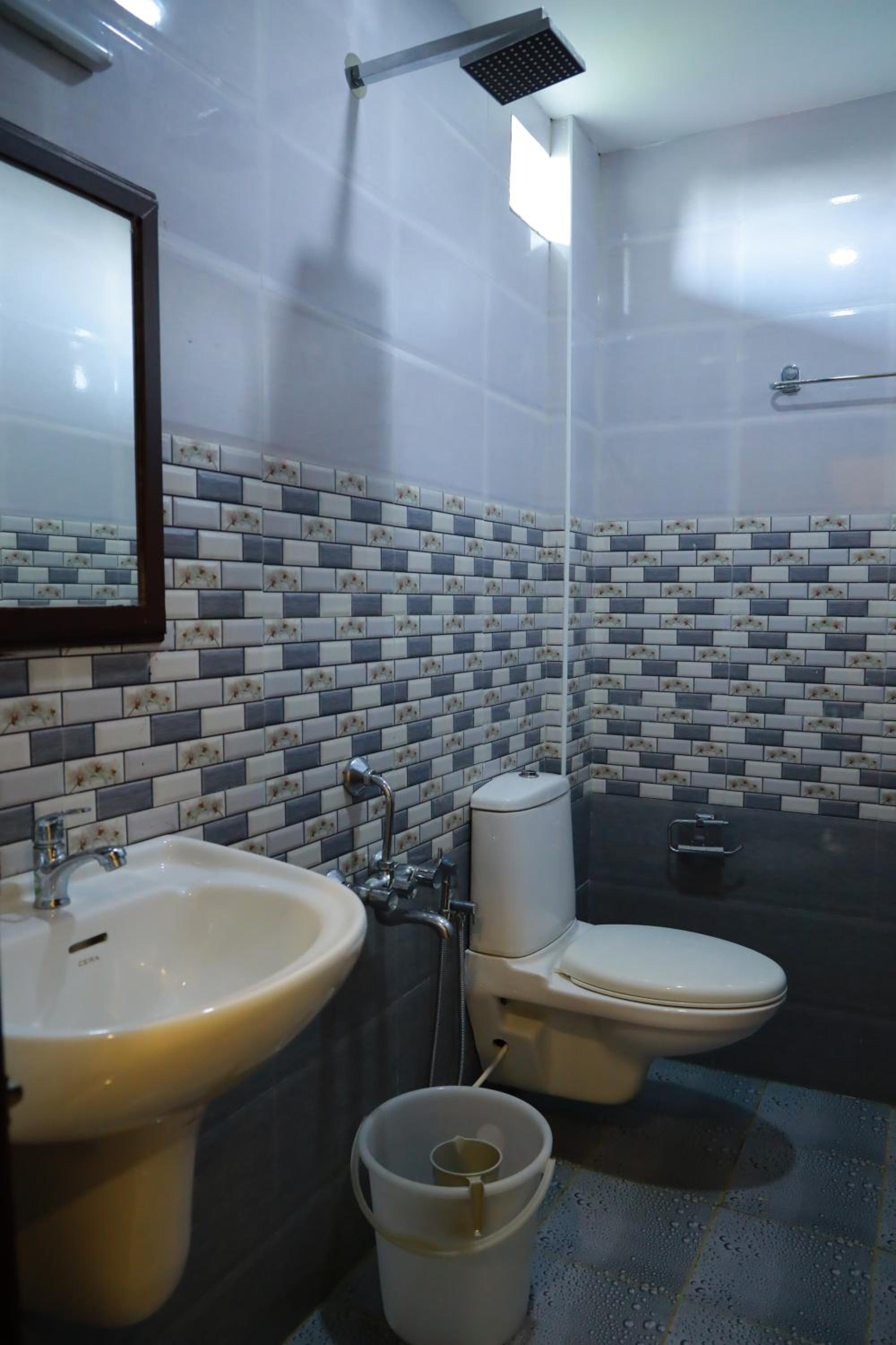 Standard Double Room - Photo 2