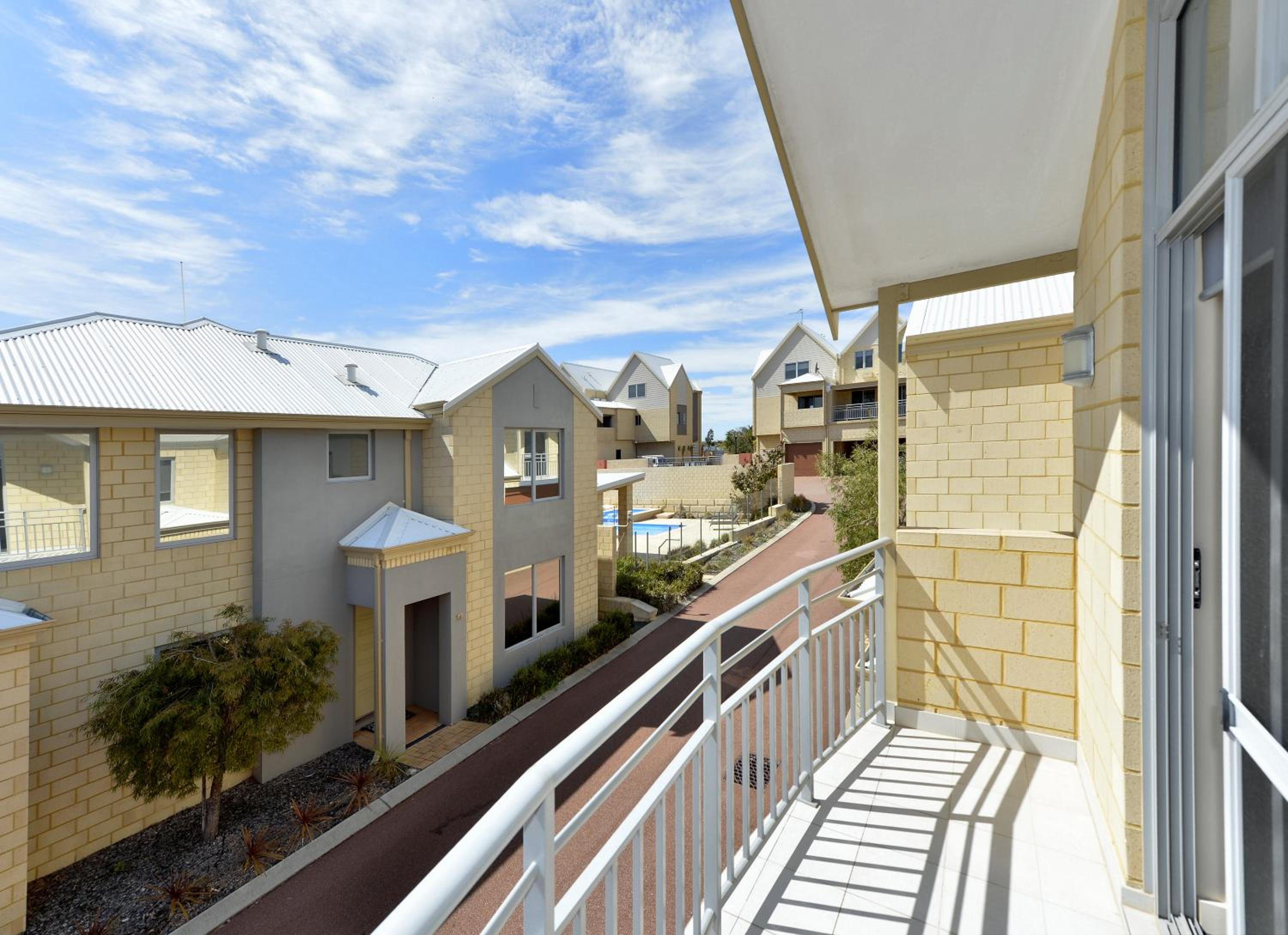 4 Bedroom Townhouse photo 2