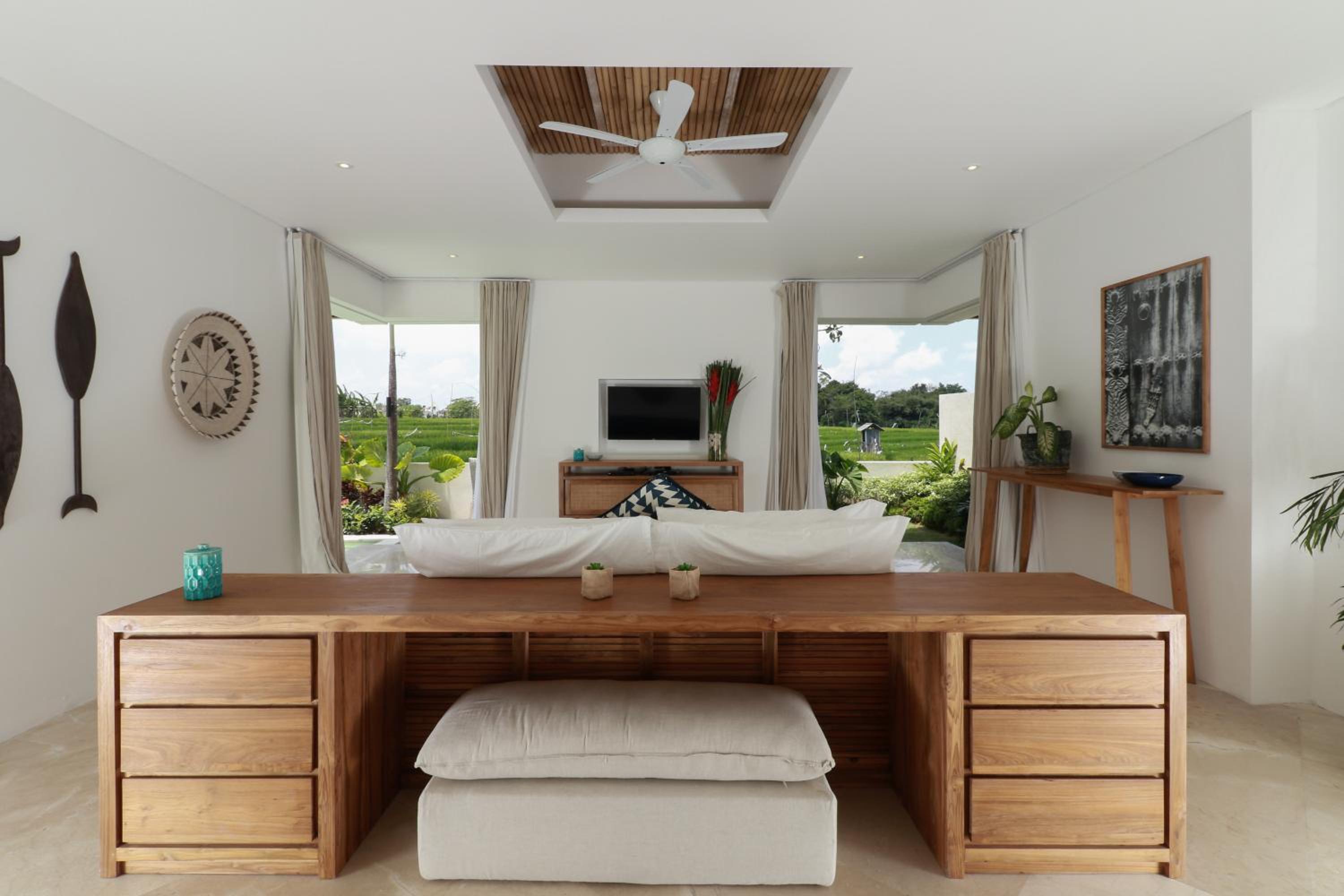 Villa with Private Pool - Photo 9
