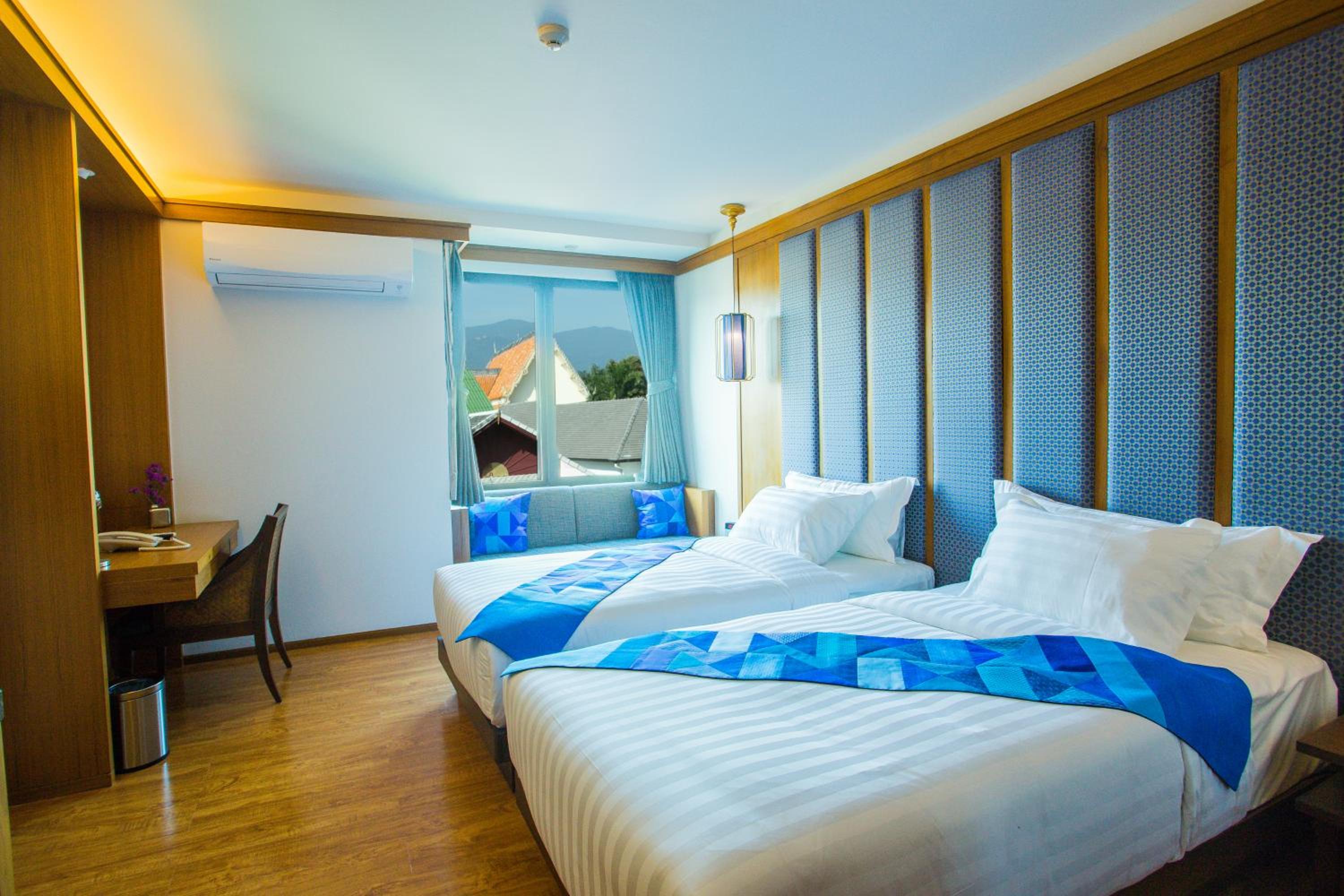 Deluxe Twin Room - Photo 11