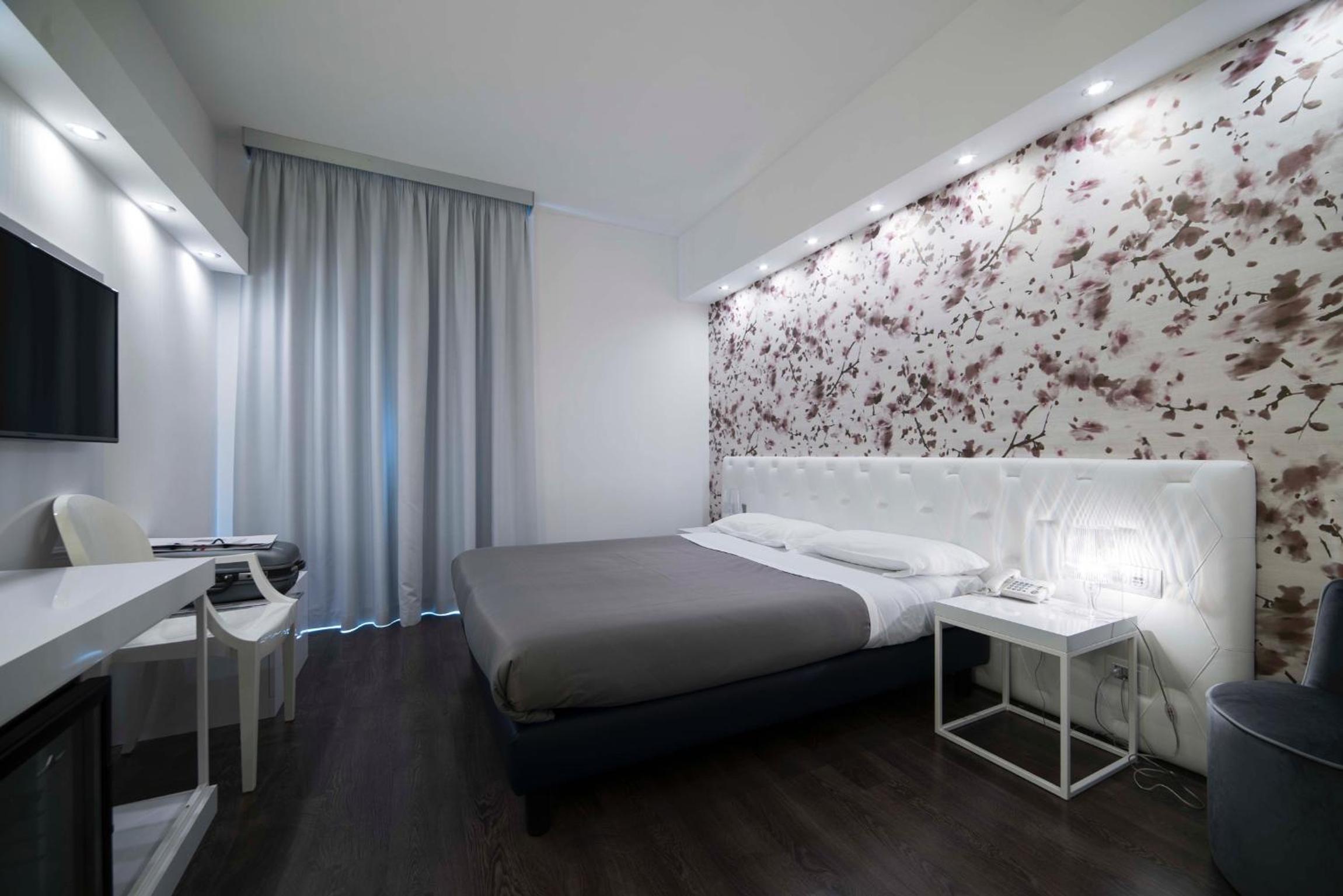 Double Room with Terrace - Photo 3