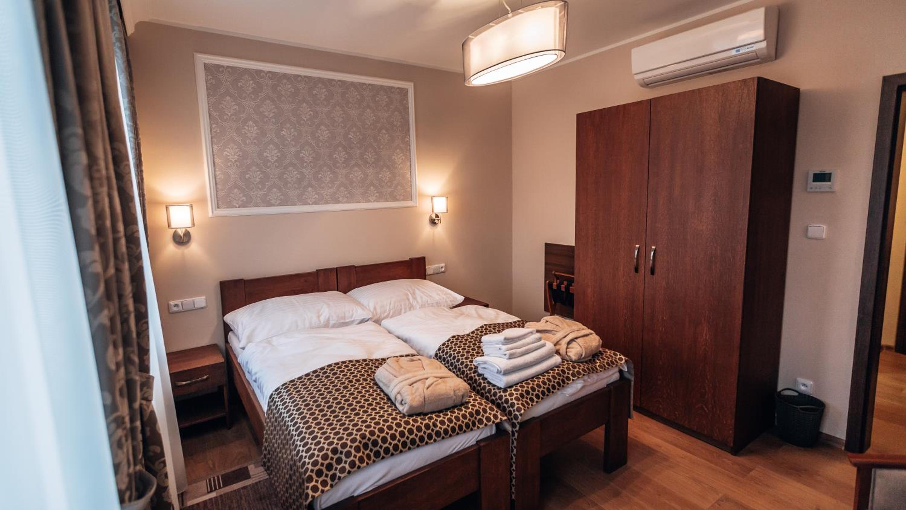 Standard Double or Twin Room photo 2