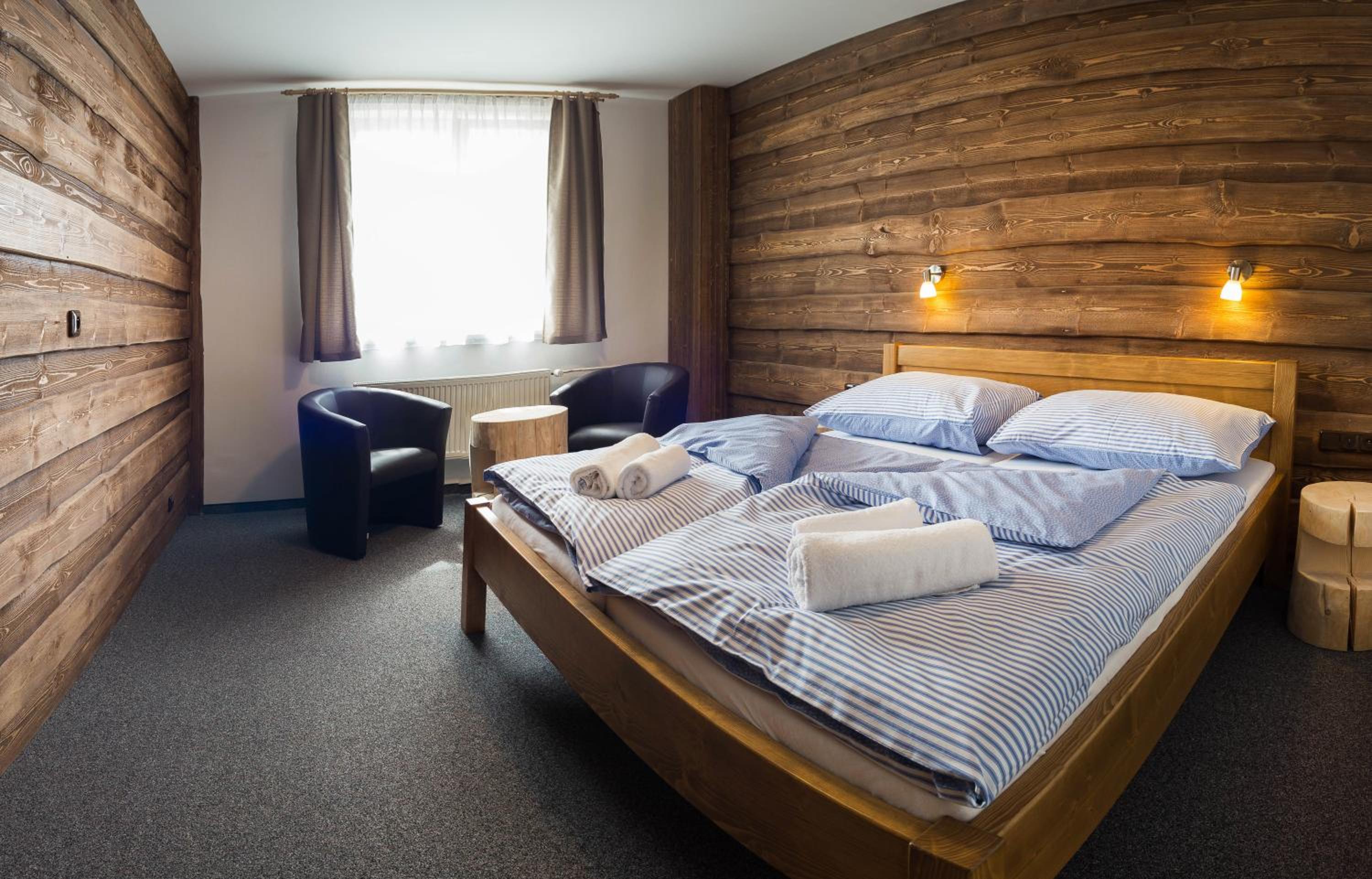 Deluxe Double Room with Extra Bed photo 1