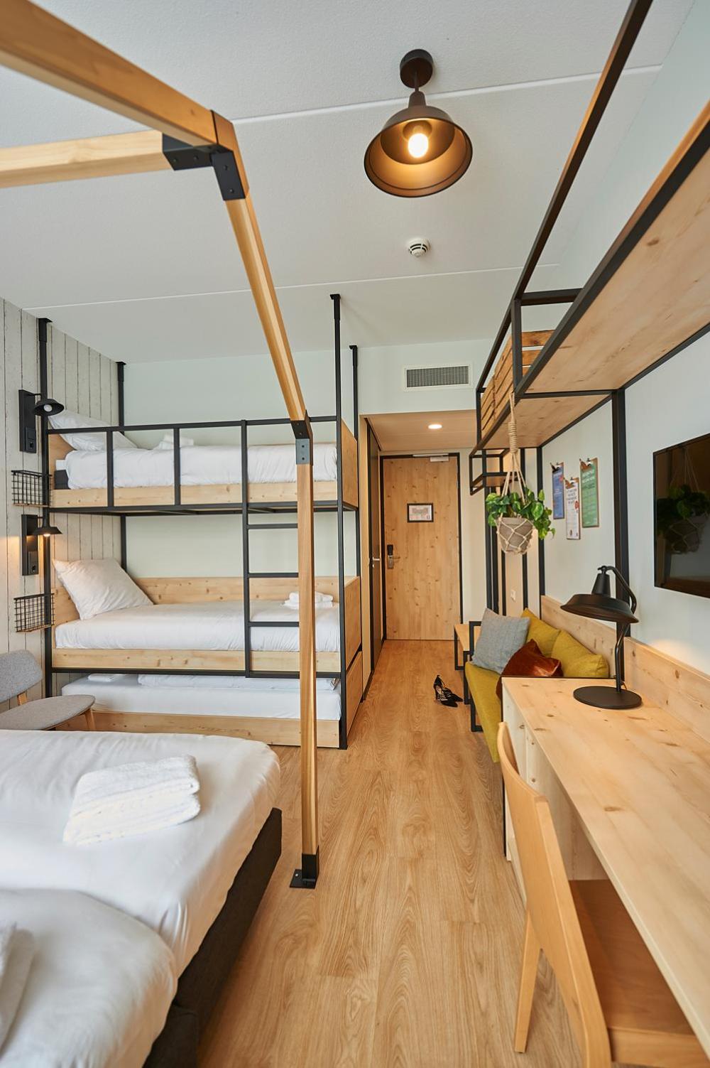 Family Room - 5 beds photo 1