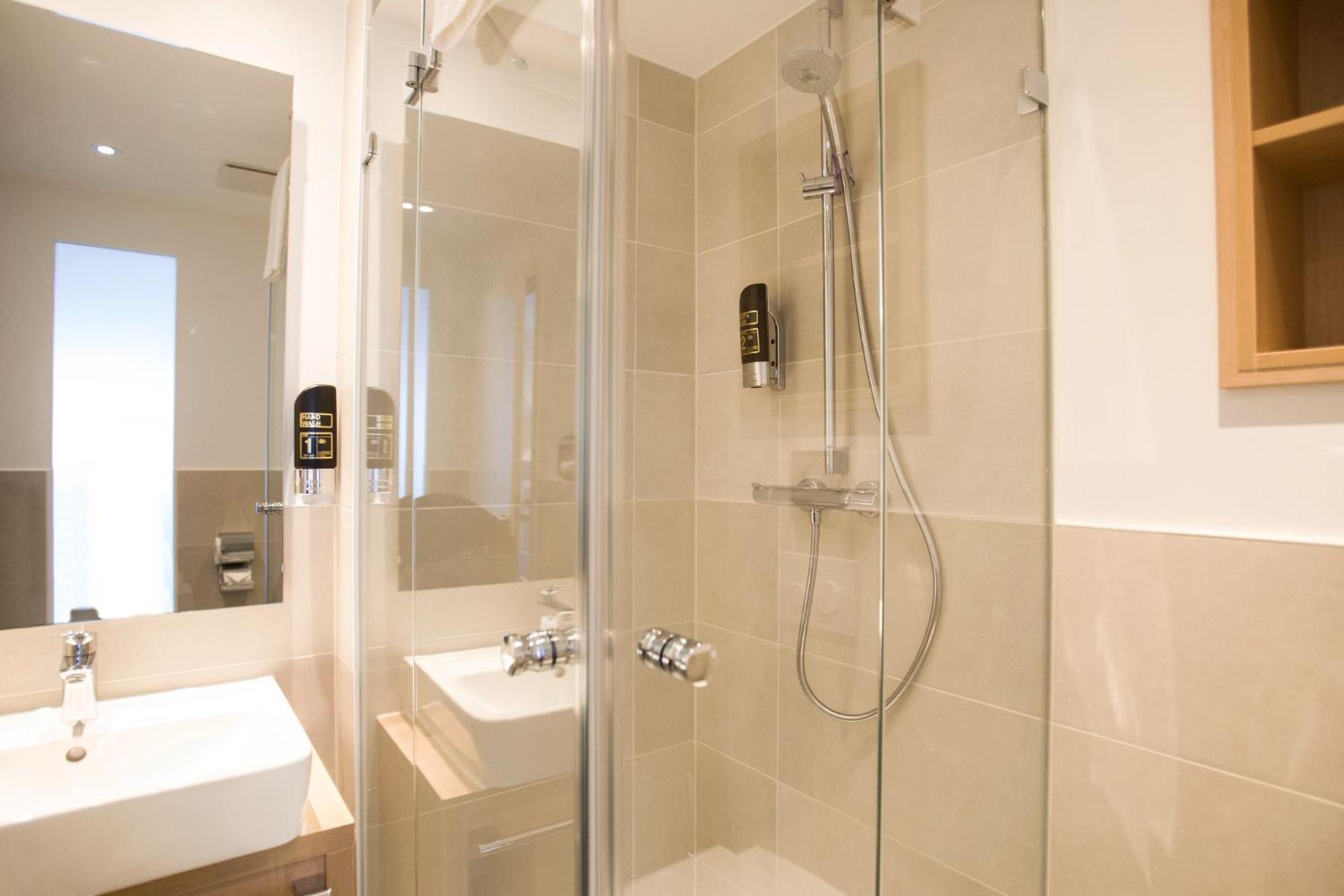 Comfort Double Room thumbnail 6