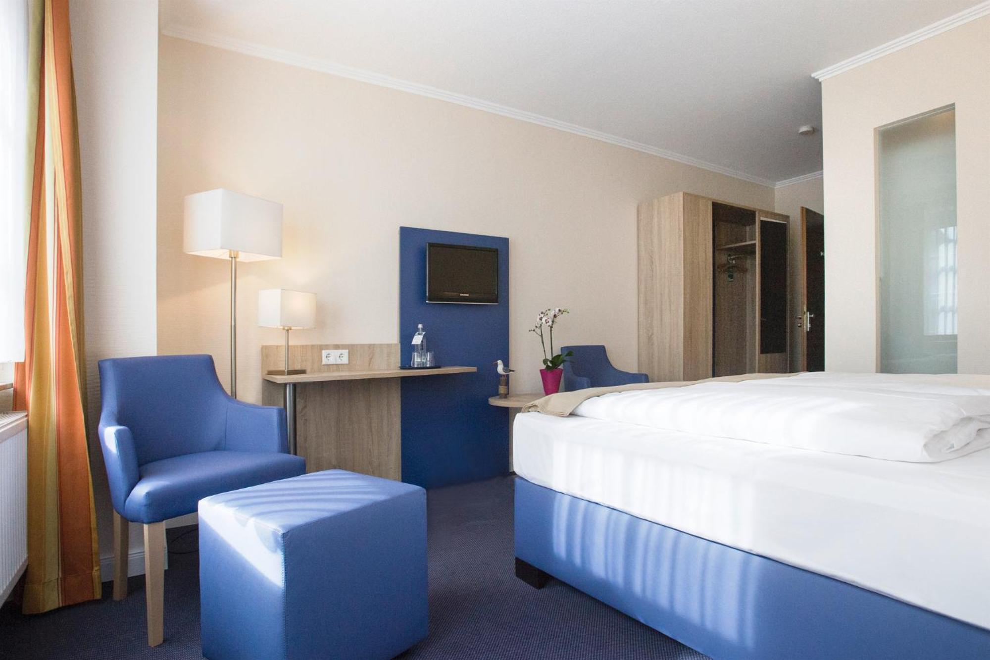 Comfort Double Room thumbnail 6