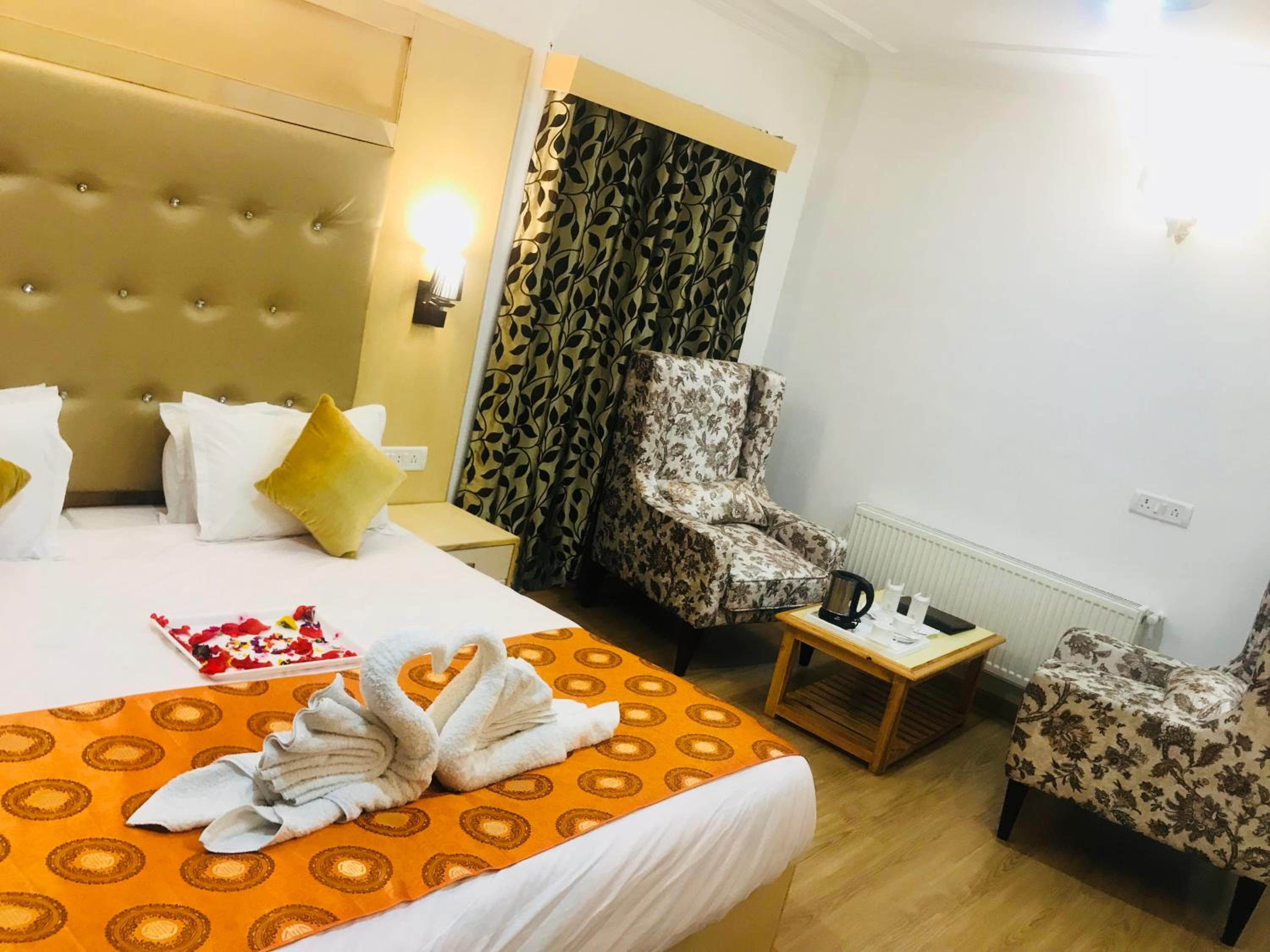 Superior Double or Twin Room with Mountain View photo 3