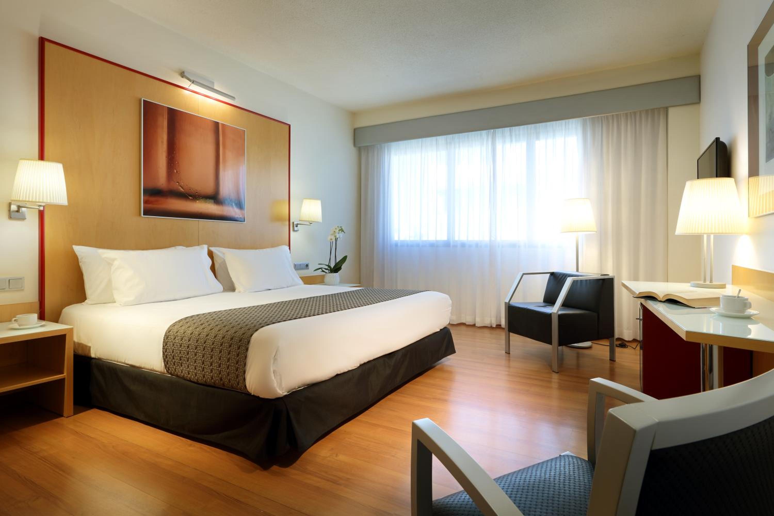 Double or Twin Room thumbnail 5