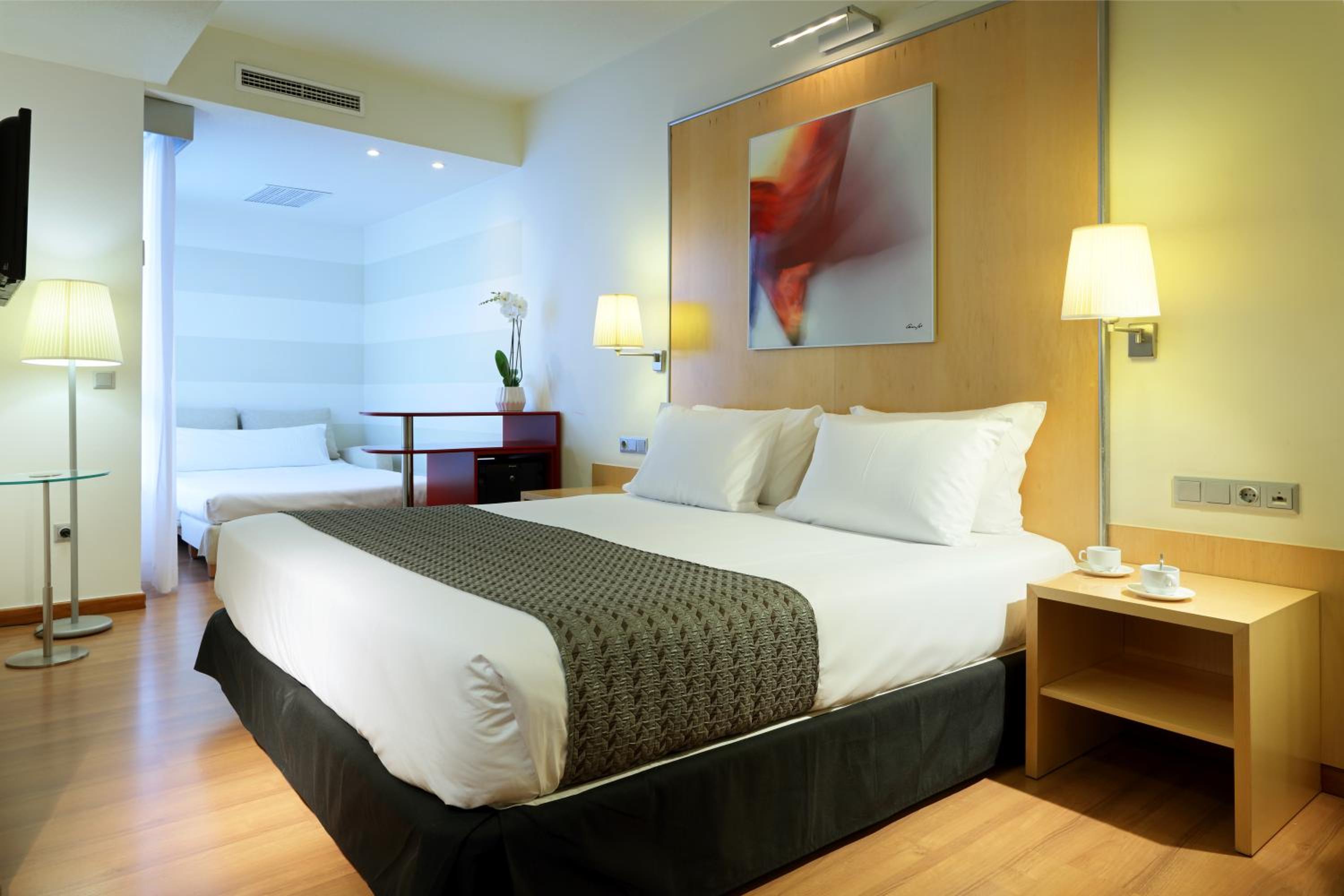 Double Room with Sofa Bed - Photo 8