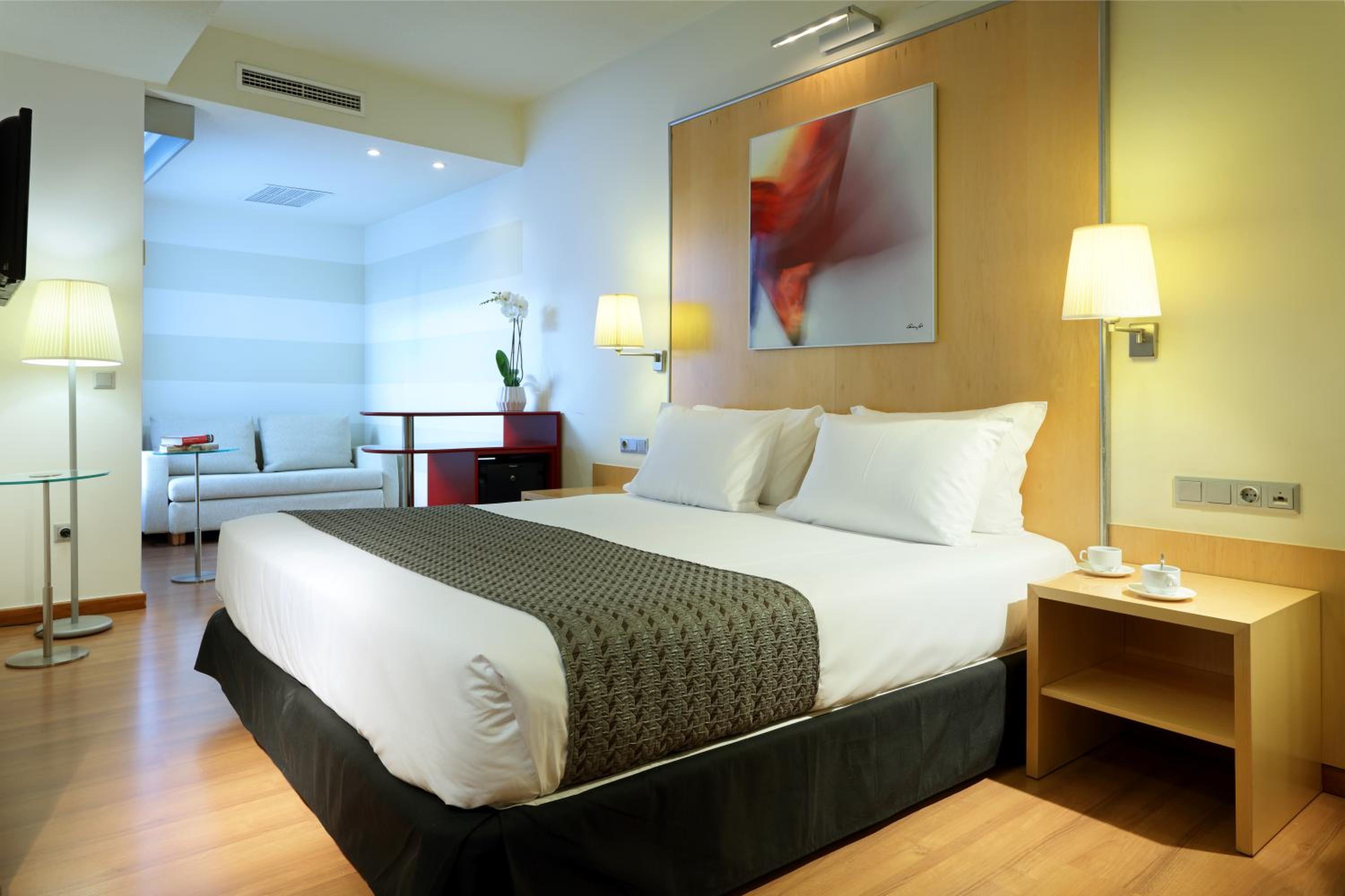 Double Room with Sofa Bed - Photo 7