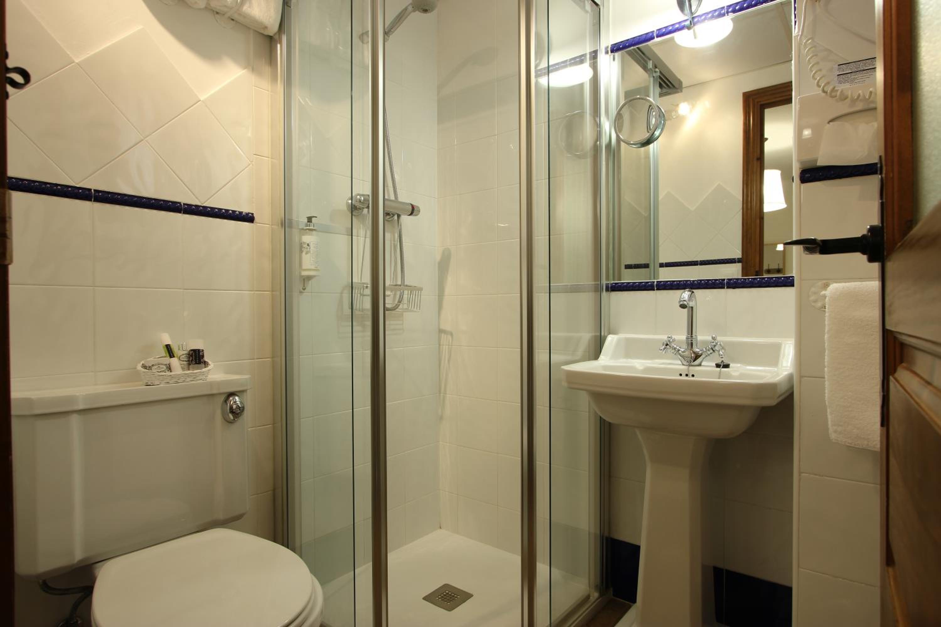 Double Room with Balcony photo 3