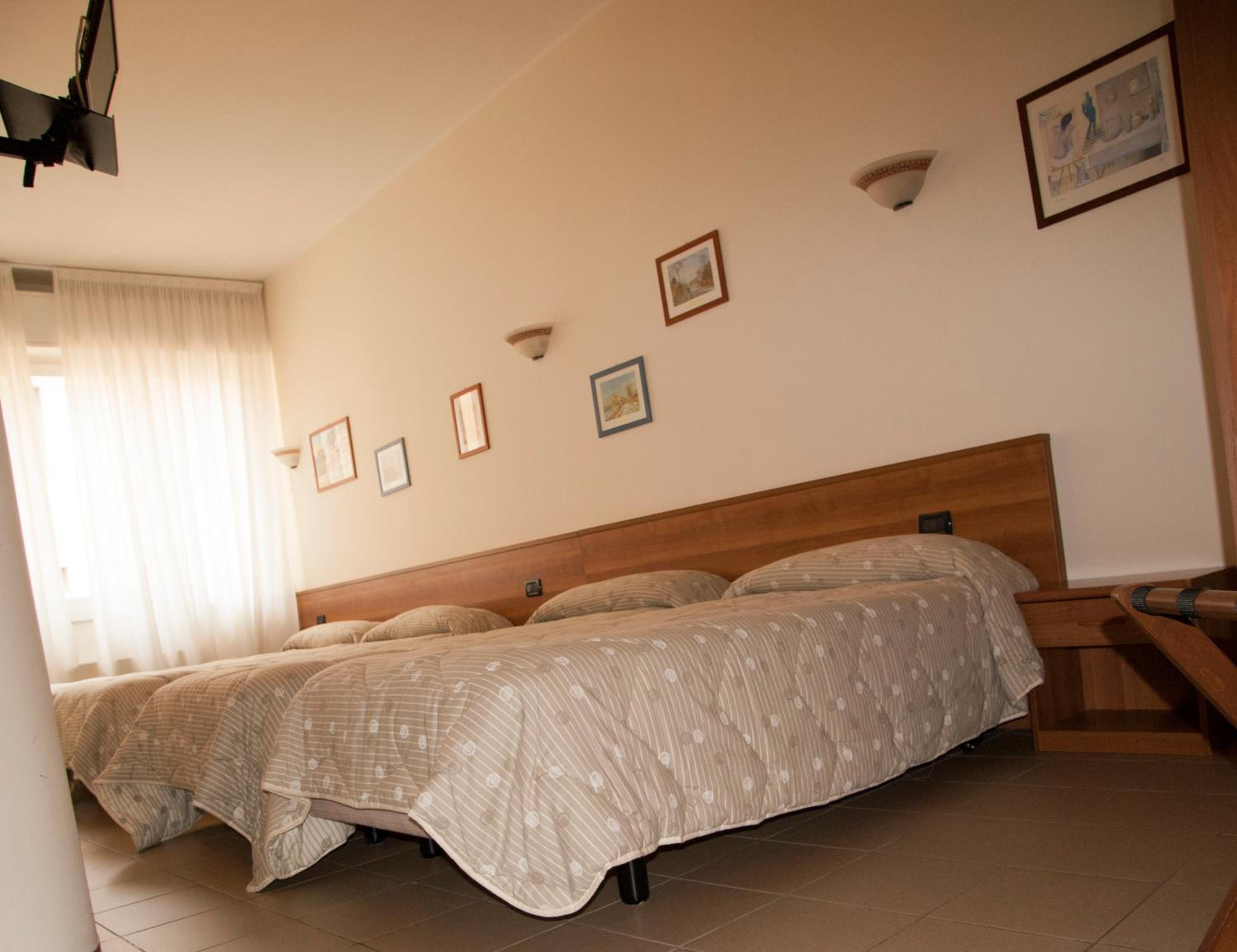 Quadruple Room - Photo 6