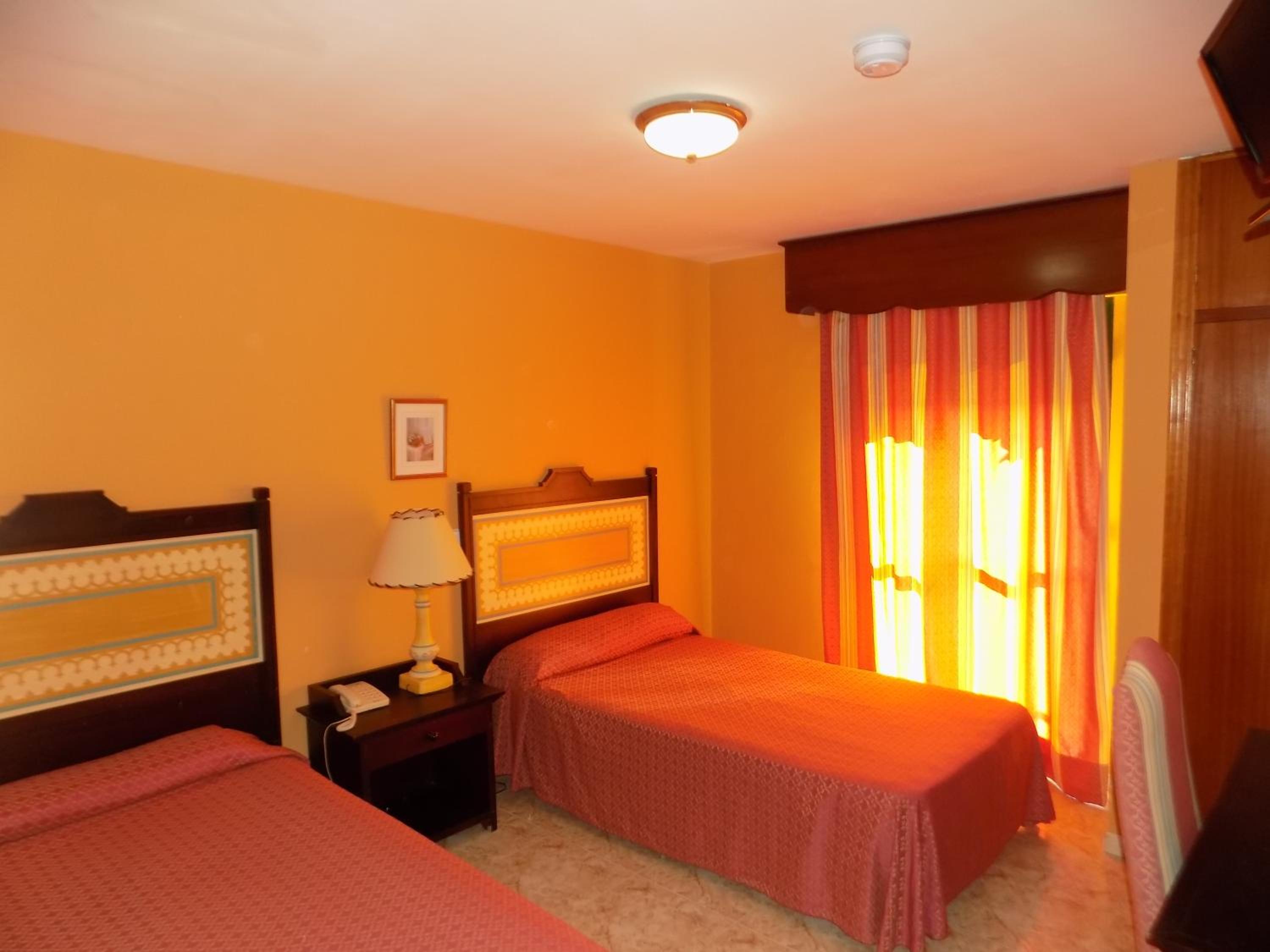 Double or Twin Room photo 3