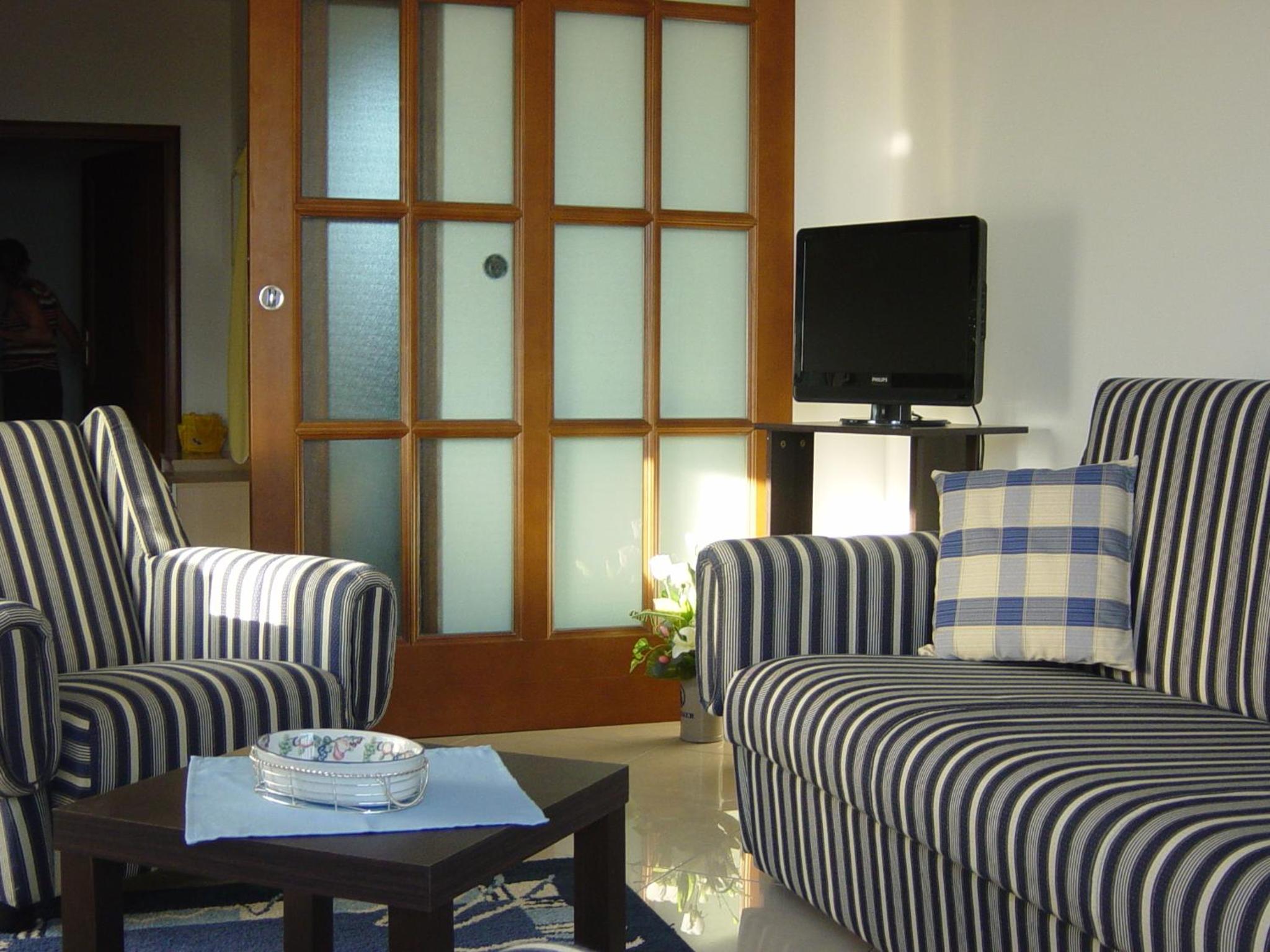 One-Bedroom Apartment with Balcony and Sea View photo 3