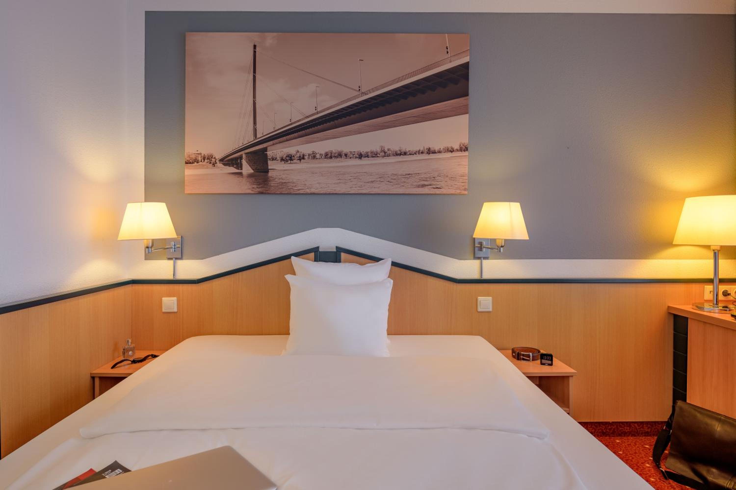 Standard Queen Room - Photo 6