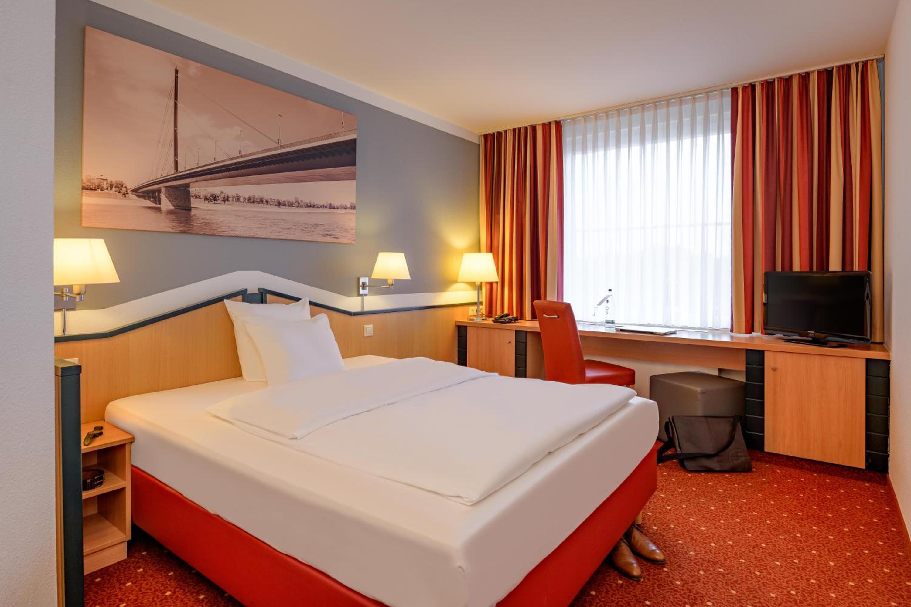 Standard Queen Room - Photo 5