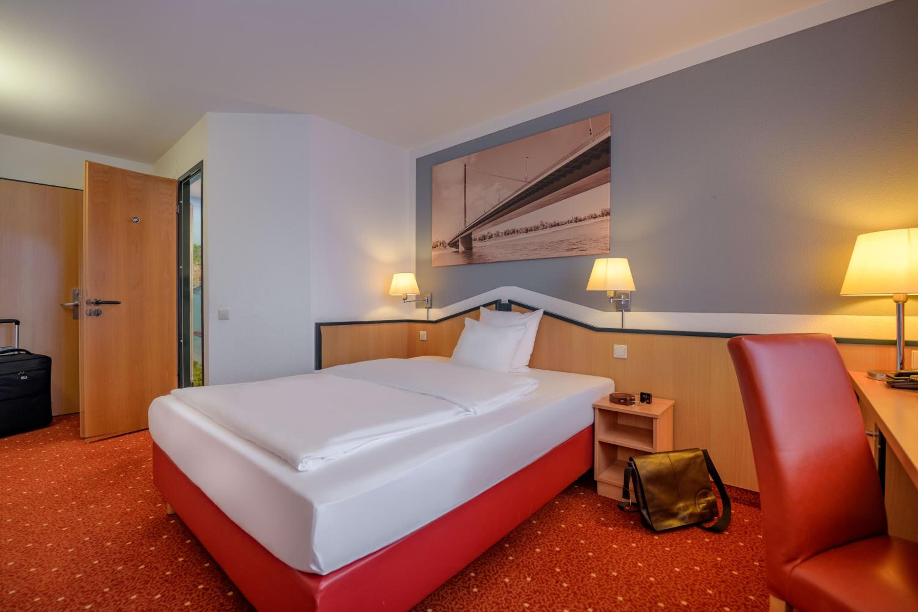Standard Queen Room - Photo 4