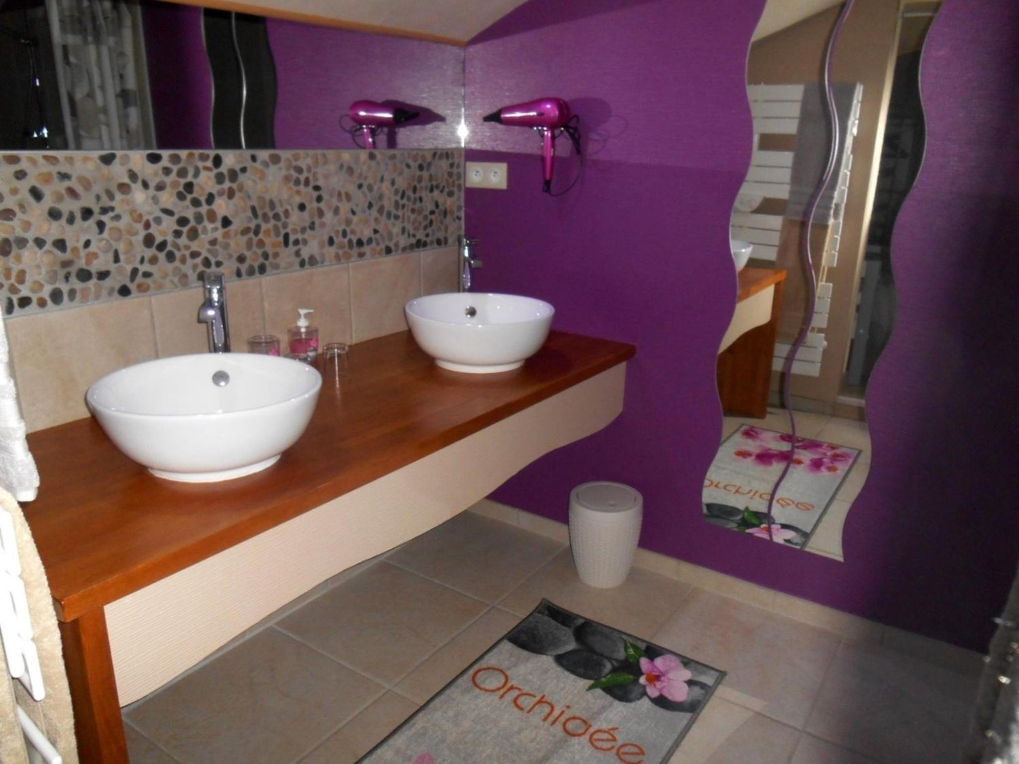 Quadruple Room with Private Bathroom - Photo 1