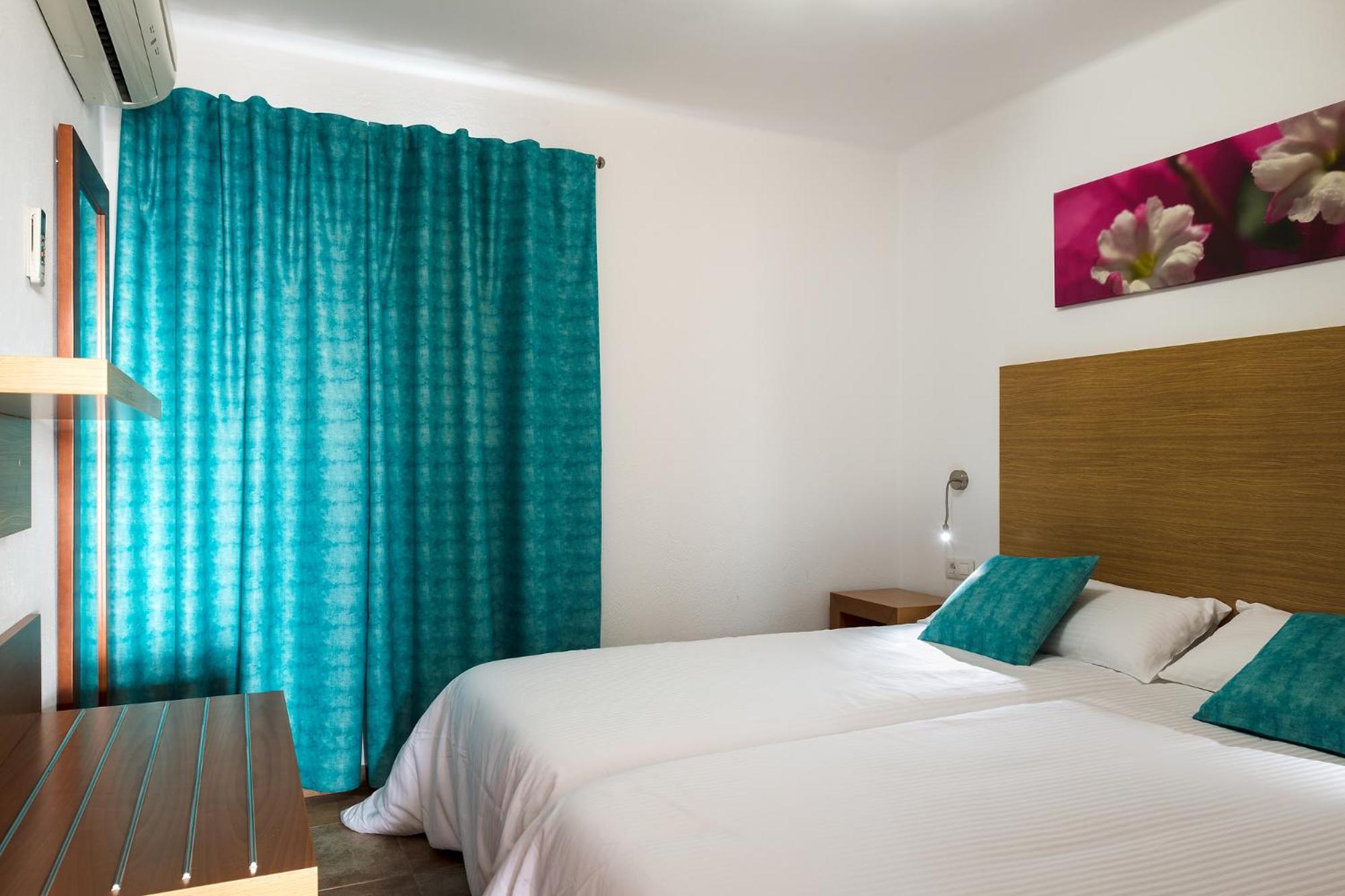 Apartamento de una habitación con vista a la piscina