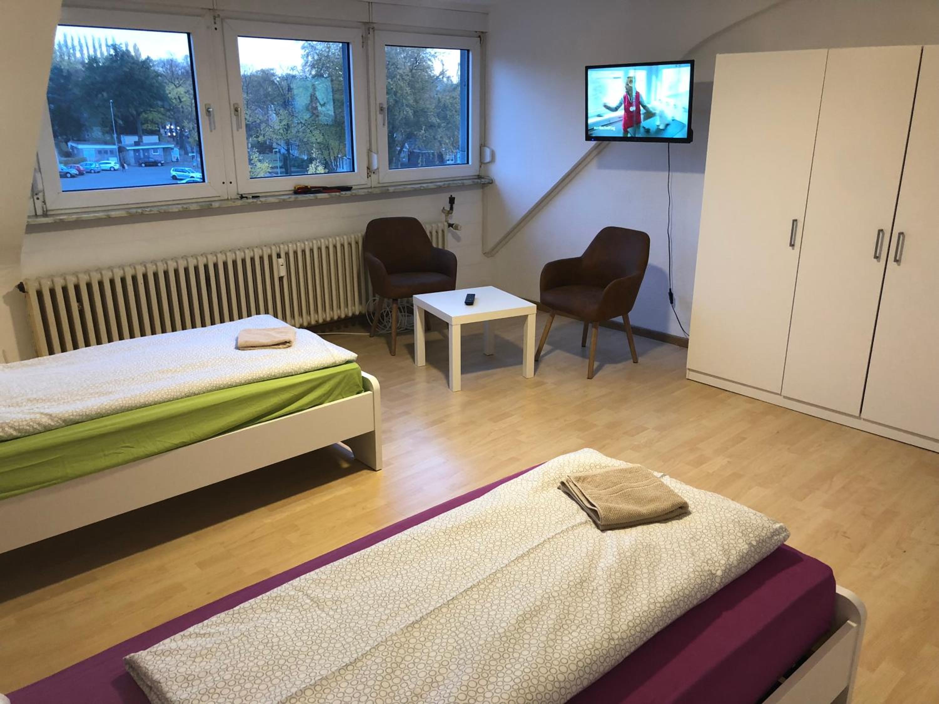 Standard Twin Room with Shared Bathroom photo 2