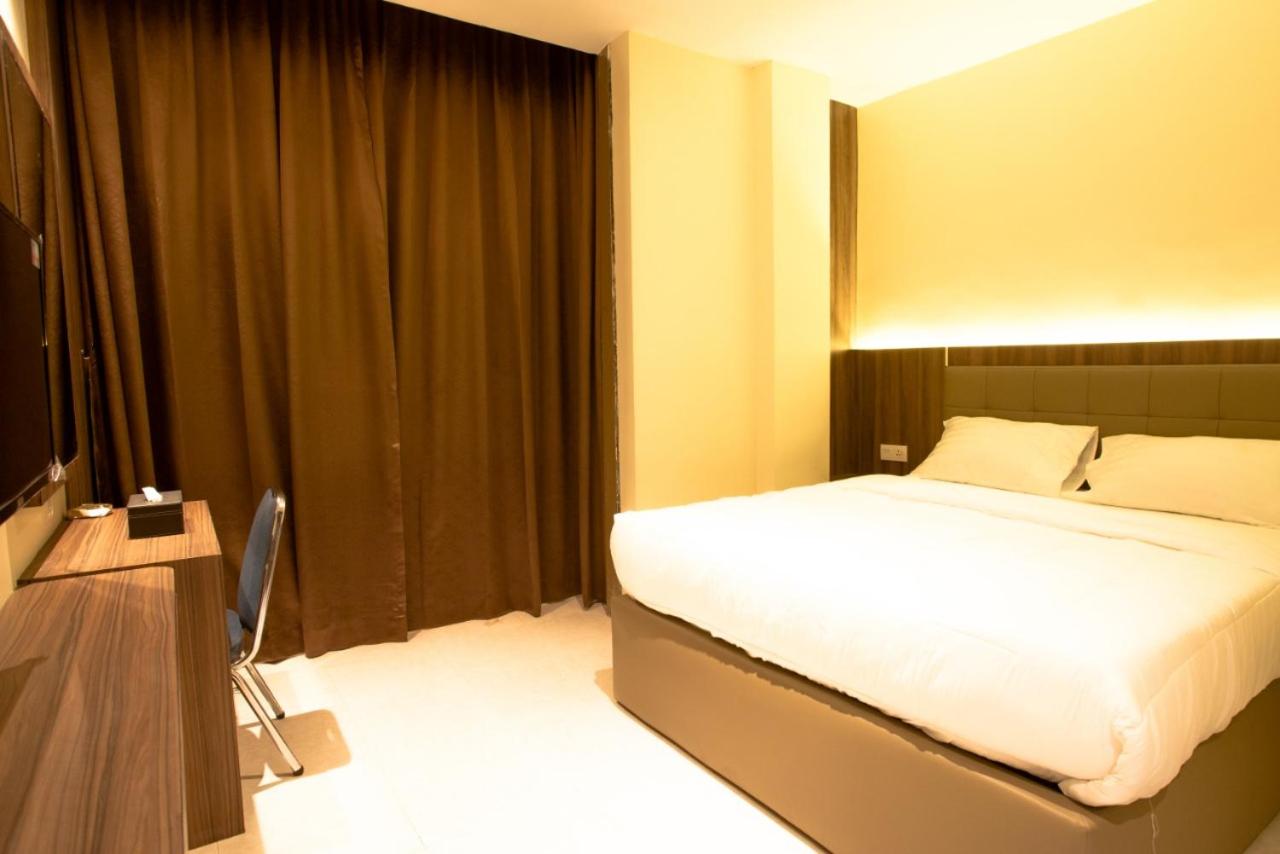 Superior King Suite - Photo 4
