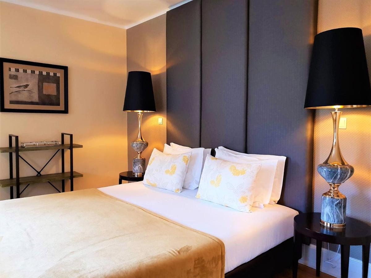 Deluxe Junior Suite - Photo 6