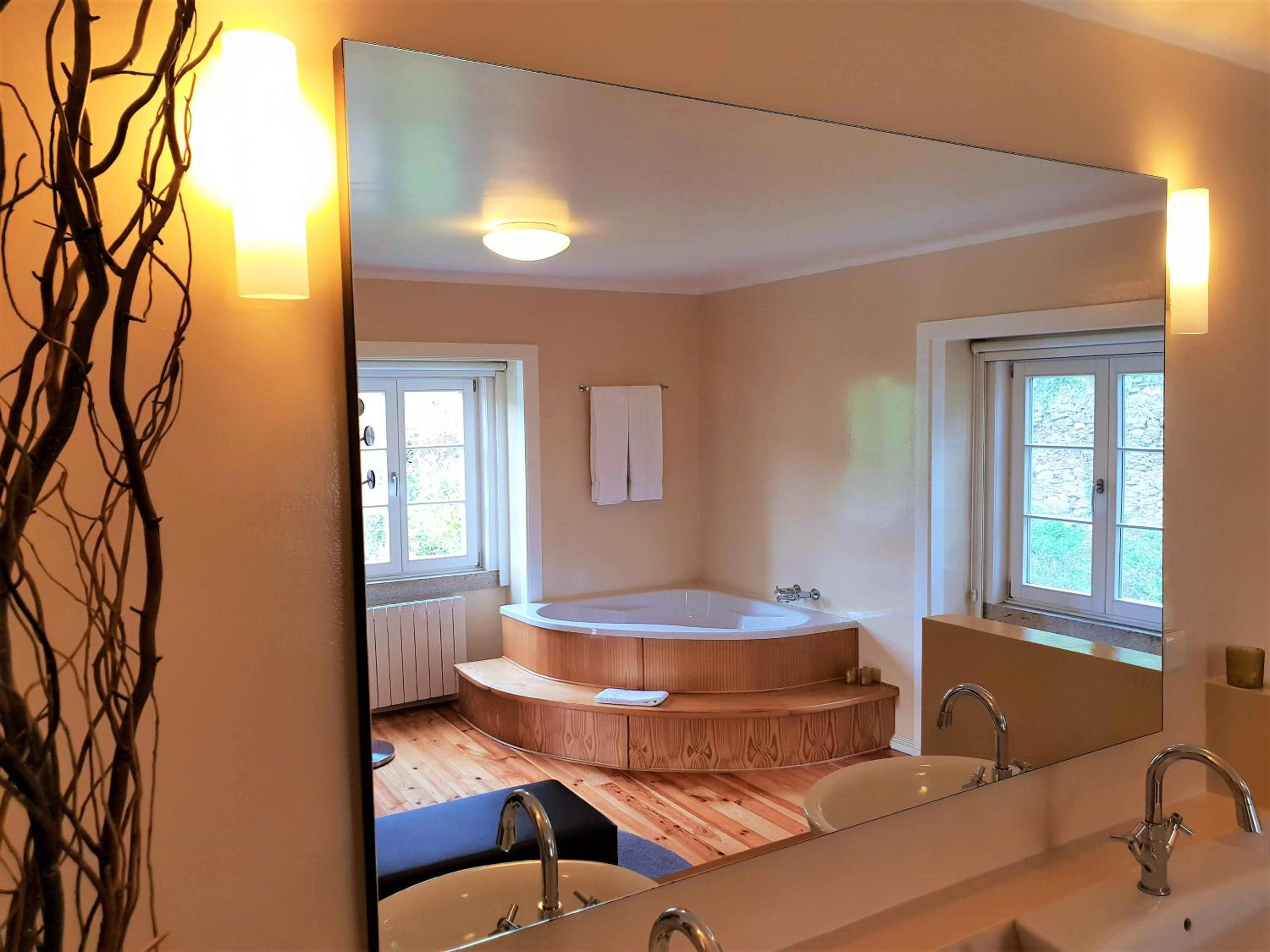 Deluxe Junior Suite - Photo 4
