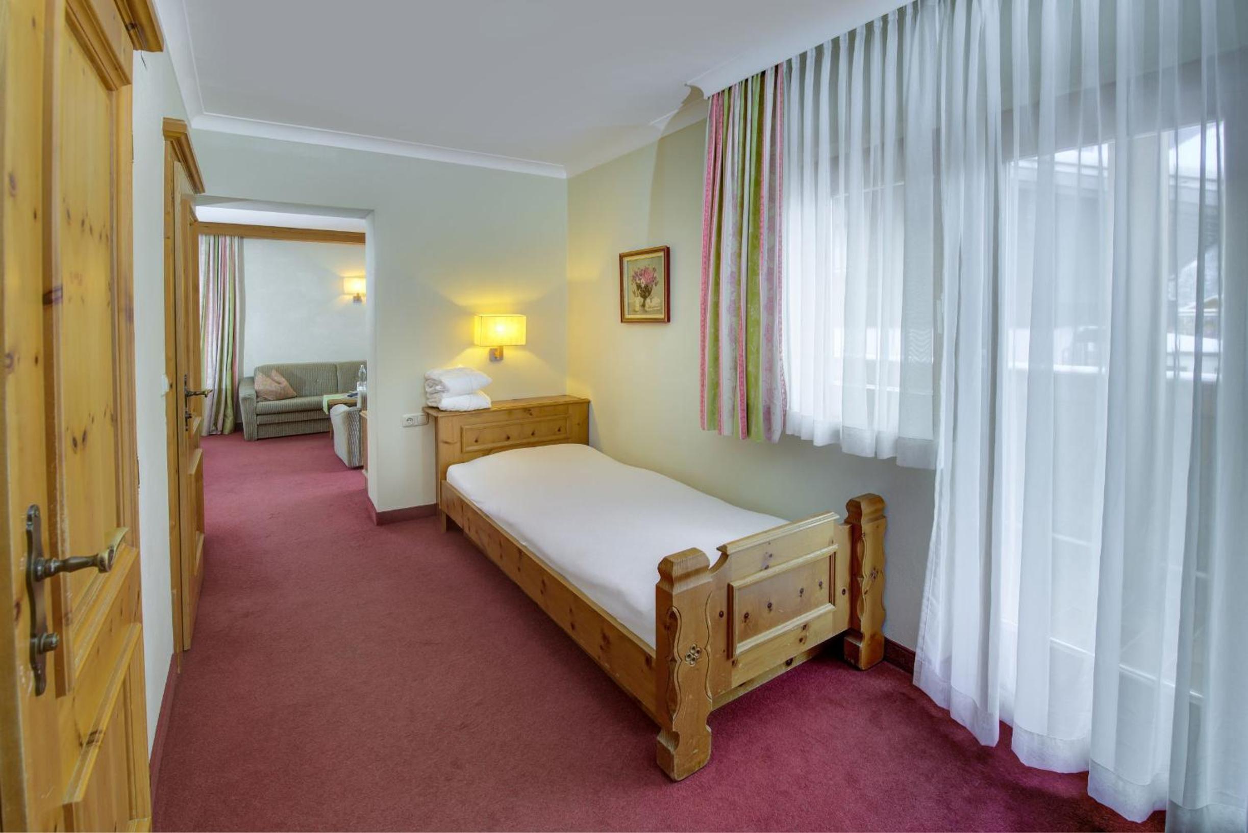 Deluxe Double Room photo 3