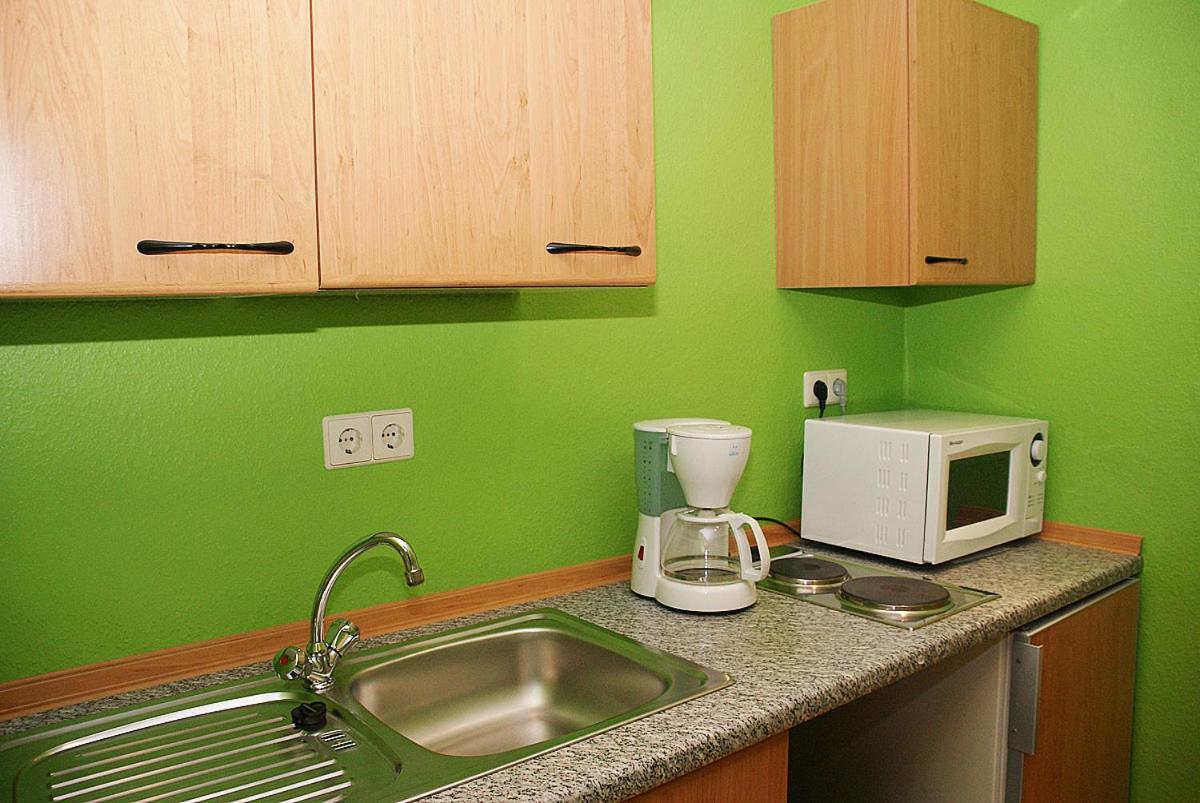 Deluxe King Suite - Photo 8